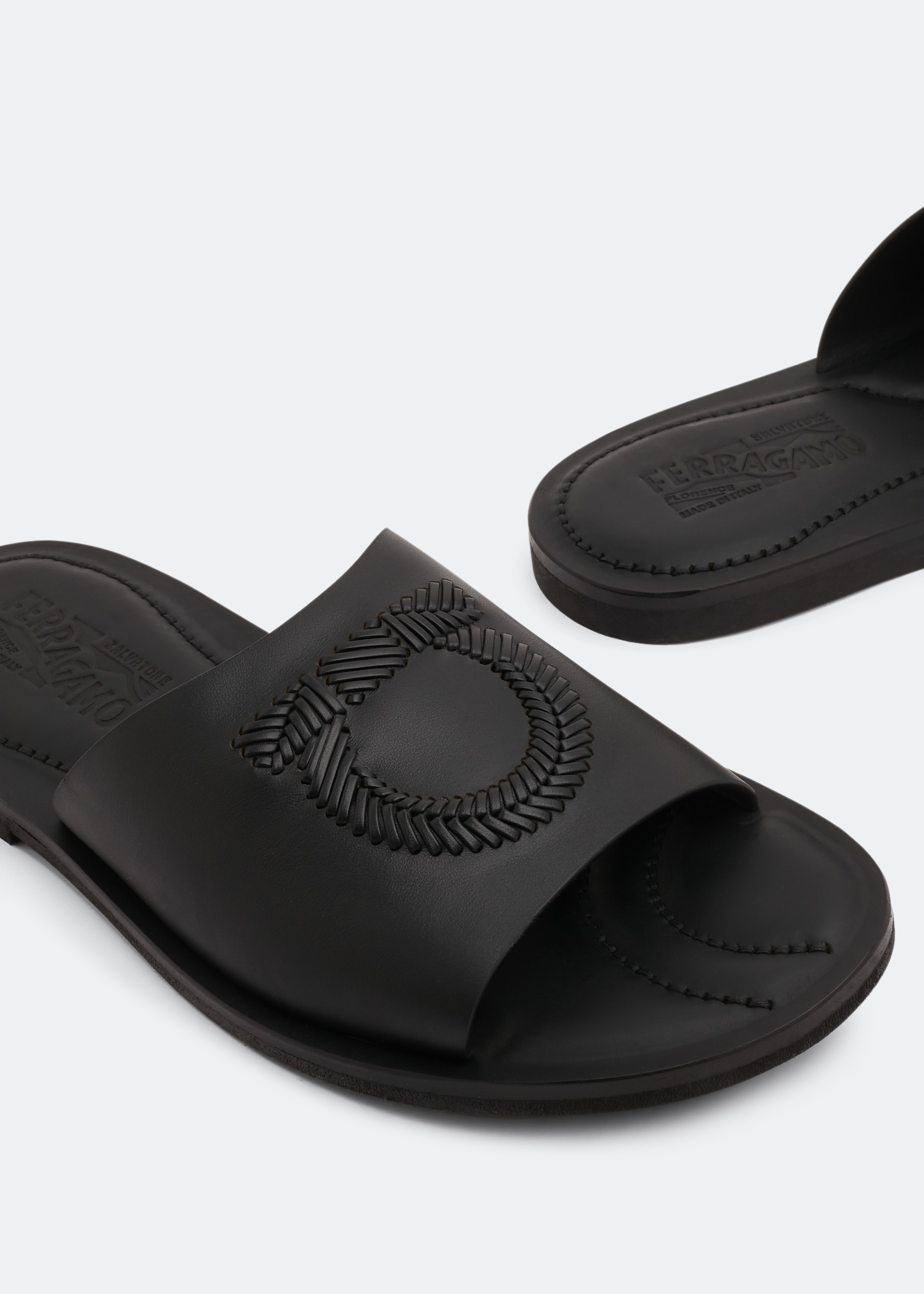 Gancini slides, Black