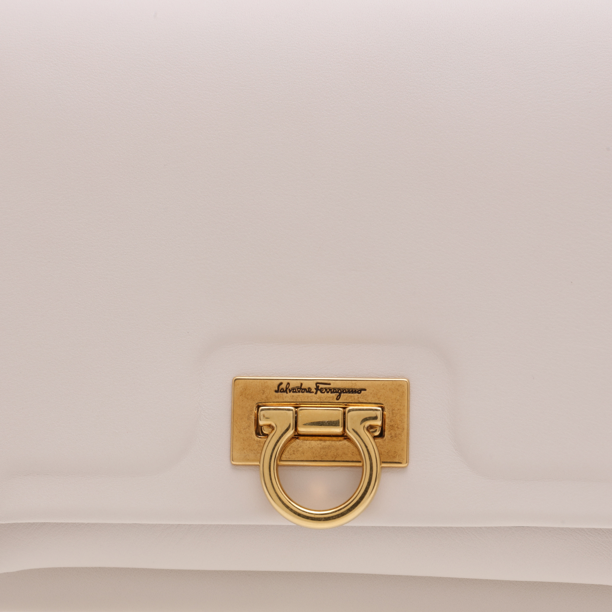 Trifolio cross body bag, White 
Trifolio cross body bag, White