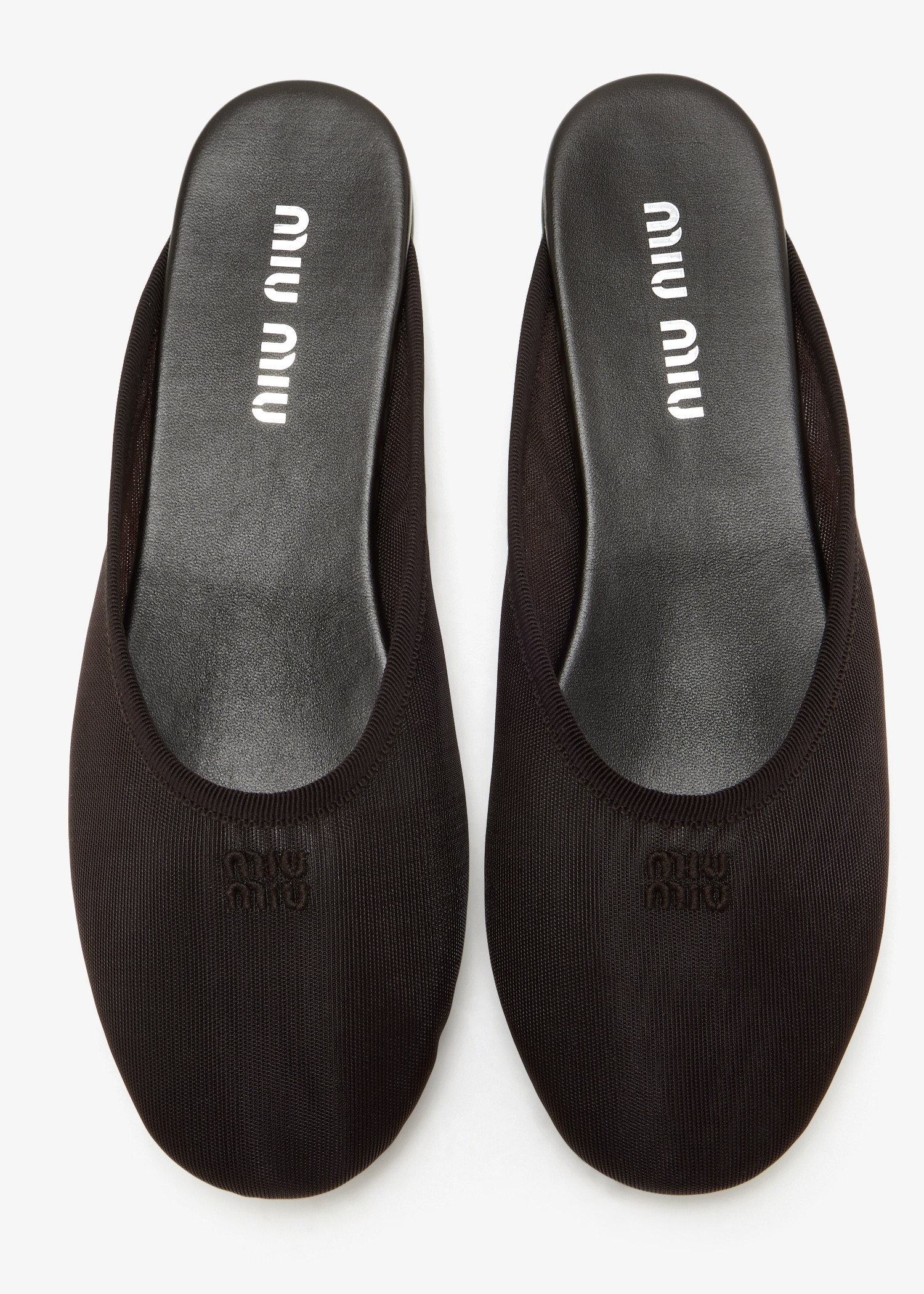 Mesh fabric slippers, Brown
Mesh fabric slippers, Brown