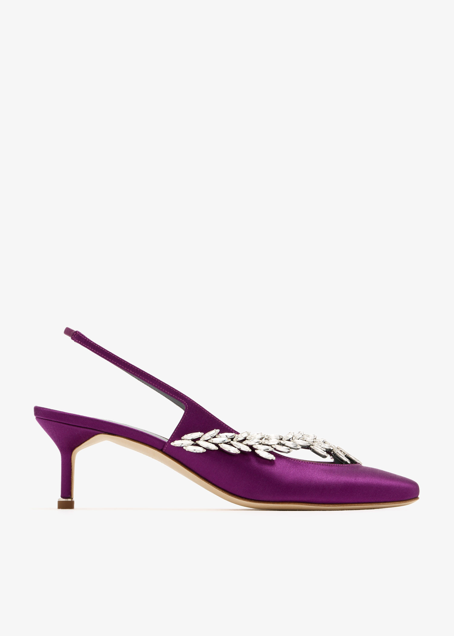 x Manolo Blahnik satin slingback pumps, Purple
x Manolo Blahnik satin slingback pumps, Purple