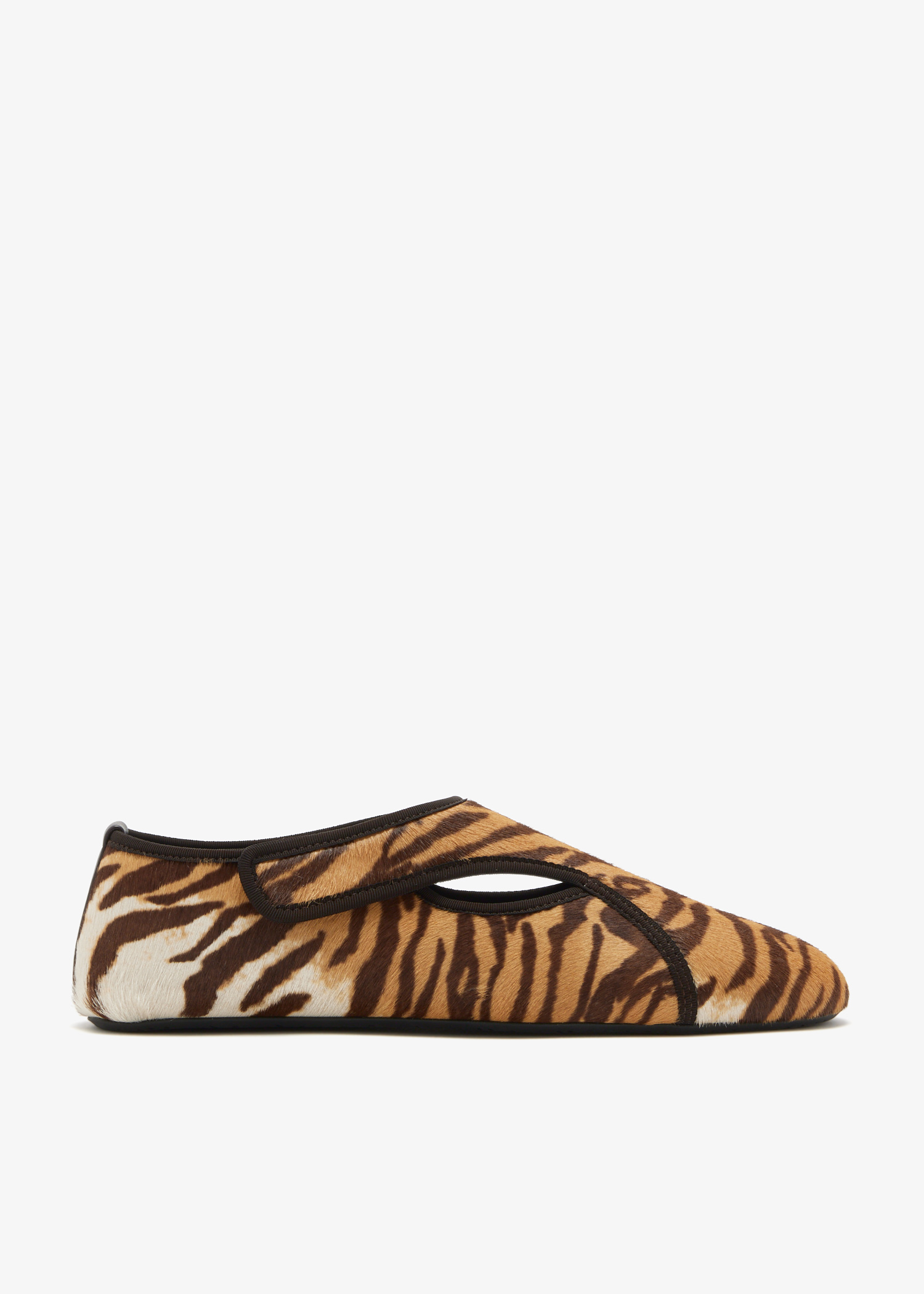 Flex slippers, Animal printed
Flex slippers, Animal printed