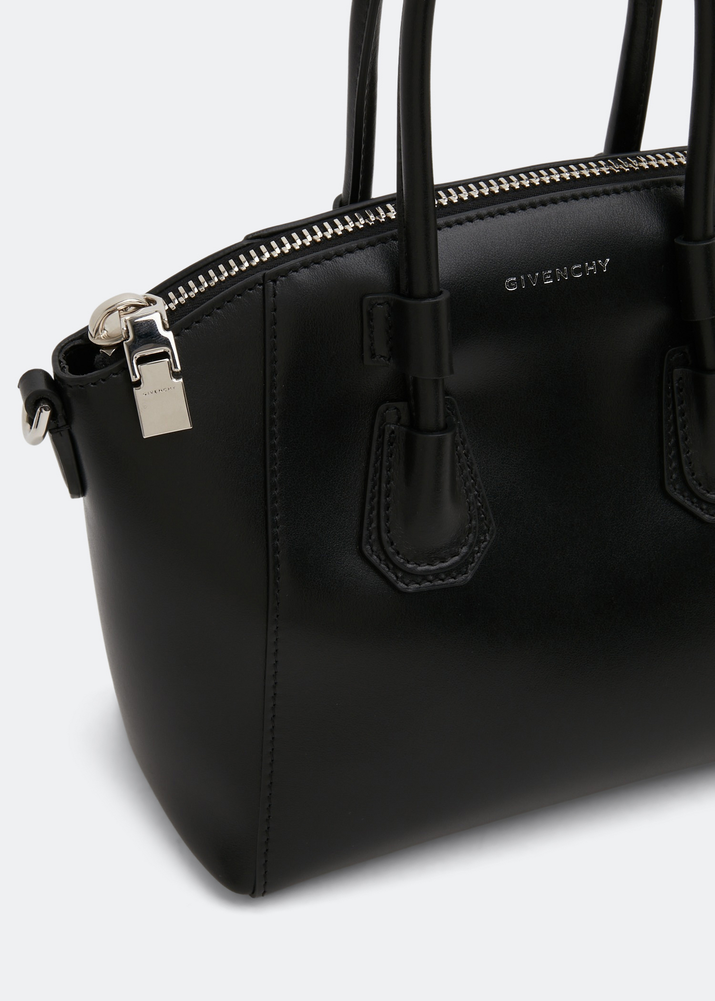 Antigona mini sport bag, Black