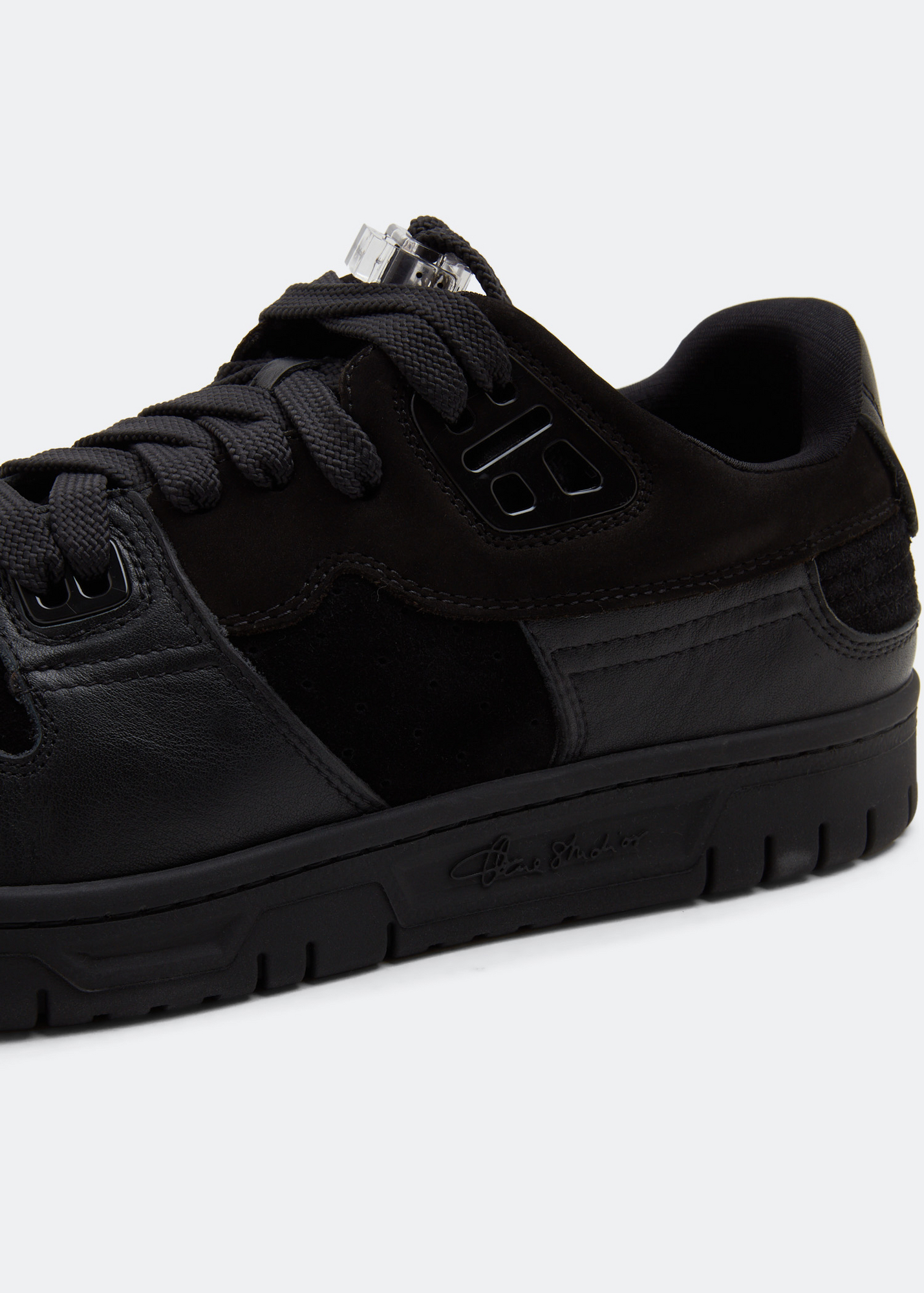 Low top sneakers, Black