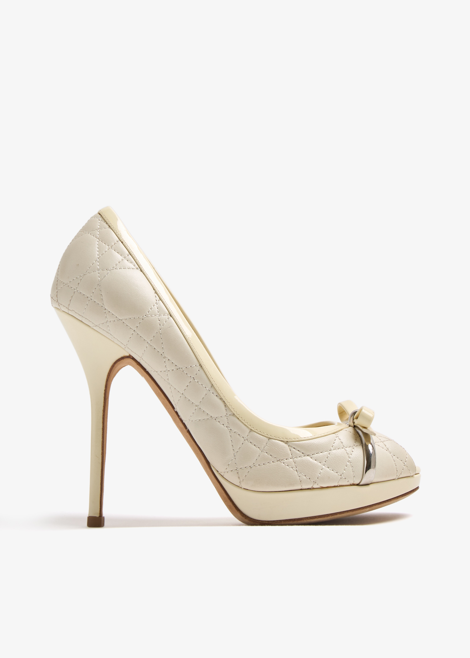 Cannage peep-toe pumps, Cream
Cannage peep-toe pumps, Cream