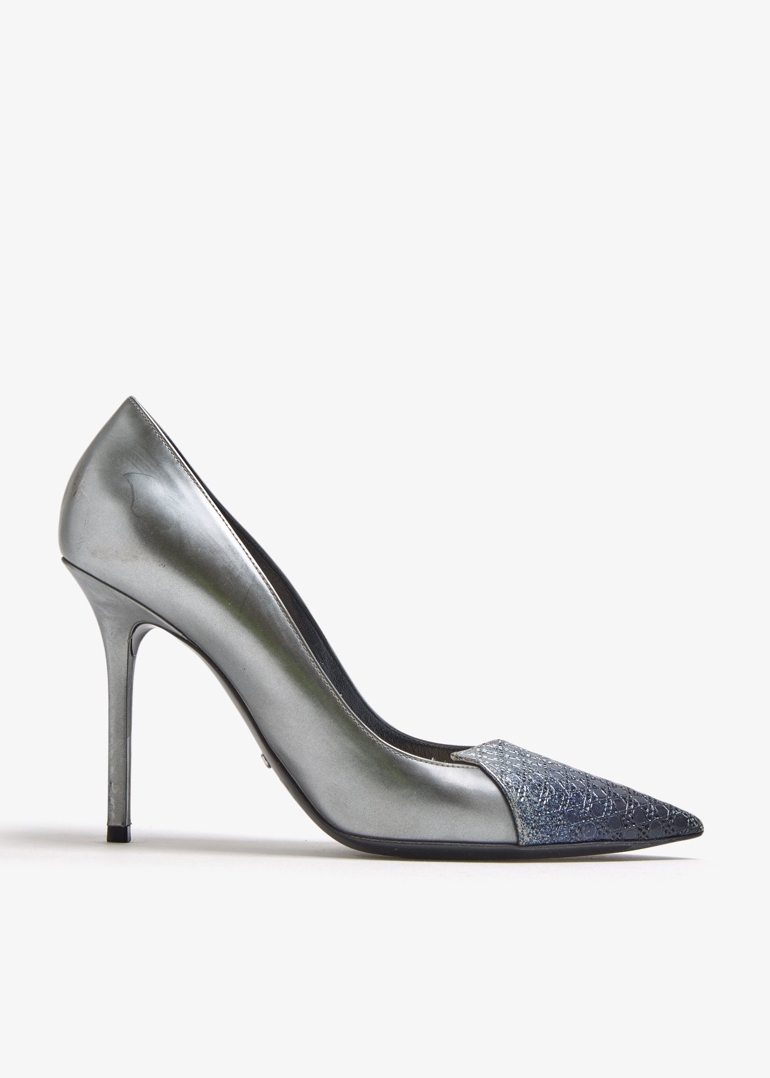Cannage cap-toe pumps, Silver
Cannage cap-toe pumps, Silver
