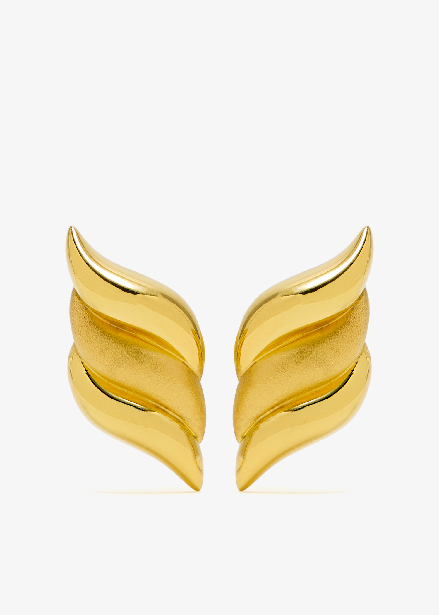 Savi Signature oversized stud earrings, Gold
Savi Signature oversized stud earrings, Gold