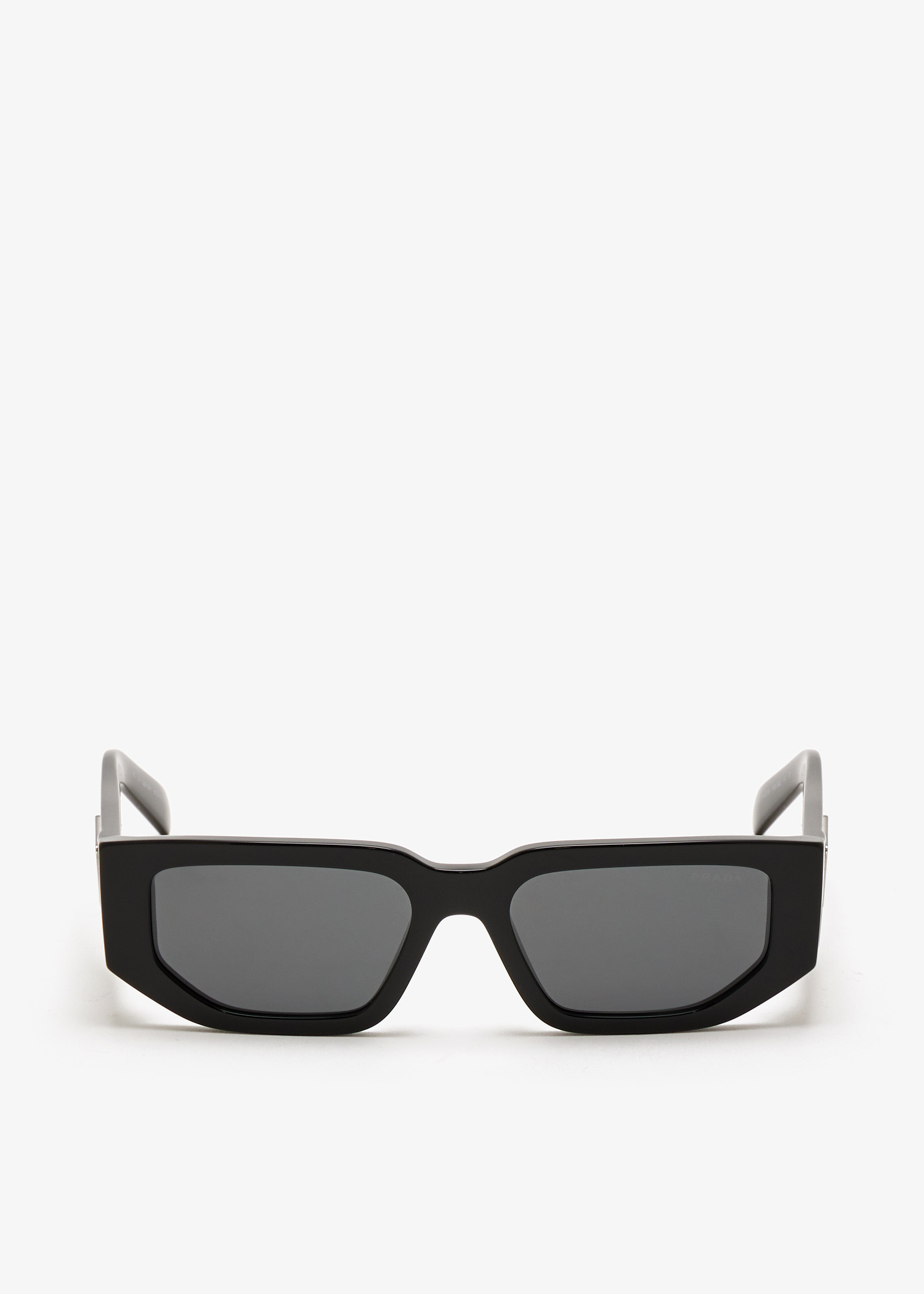 Triangle logo sunglasses, Black
Triangle logo sunglasses, Black