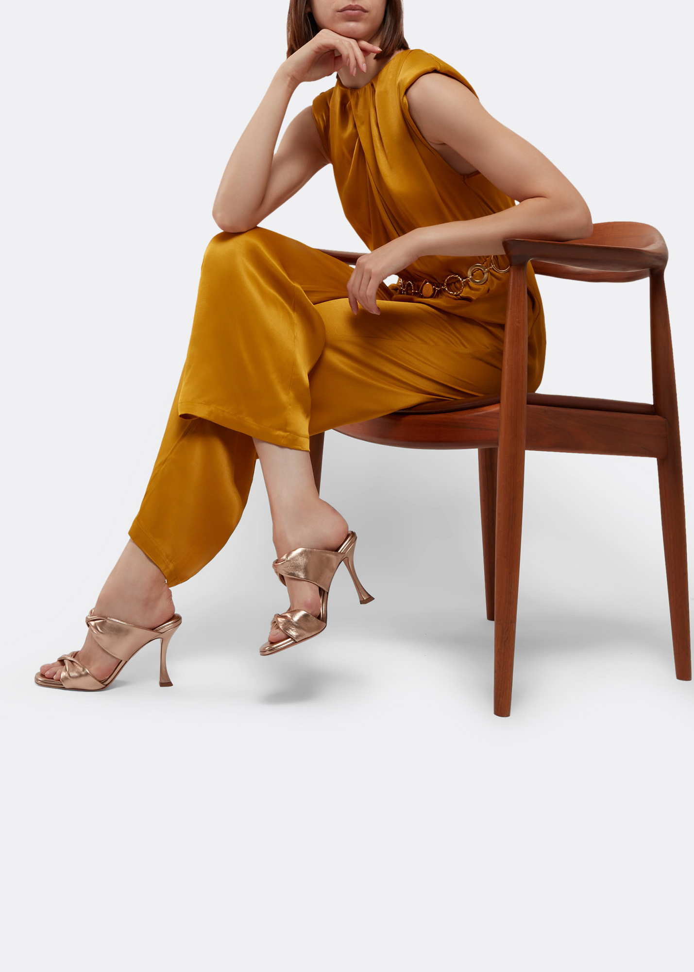 Twist mules, Gold 
Twist mules, Gold
