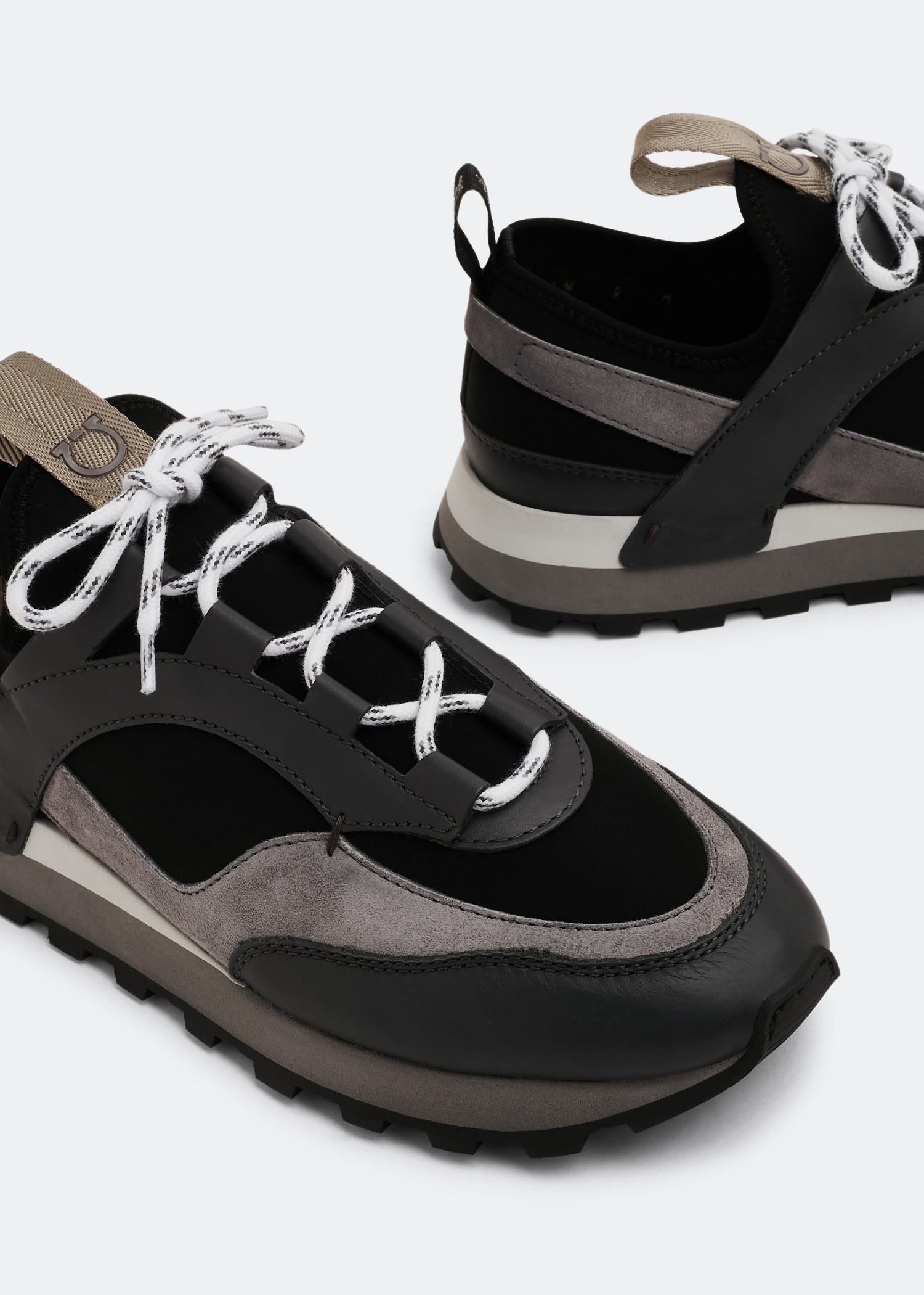 

Indy sneakers, Black