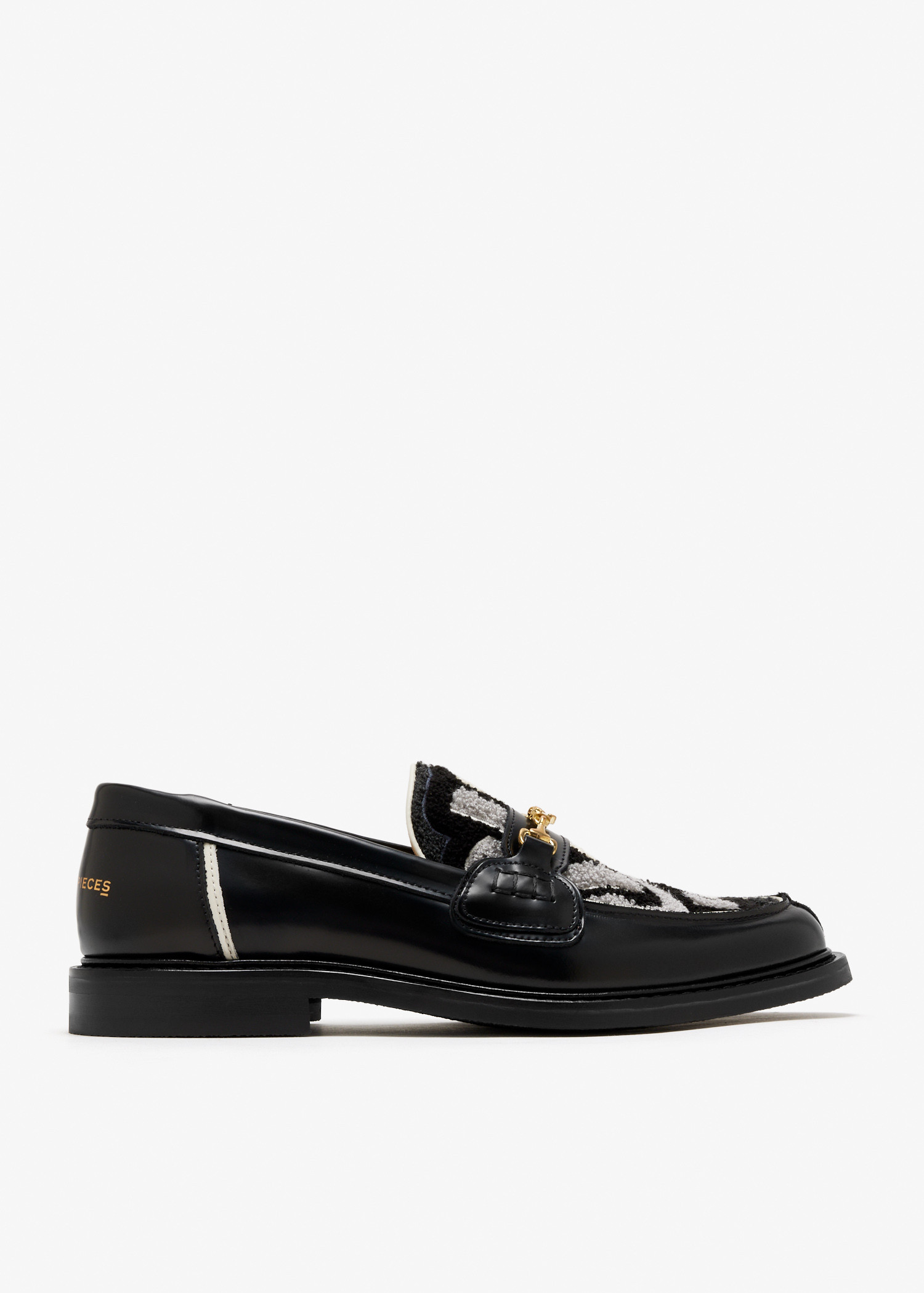 

Gowtu loafers, Black