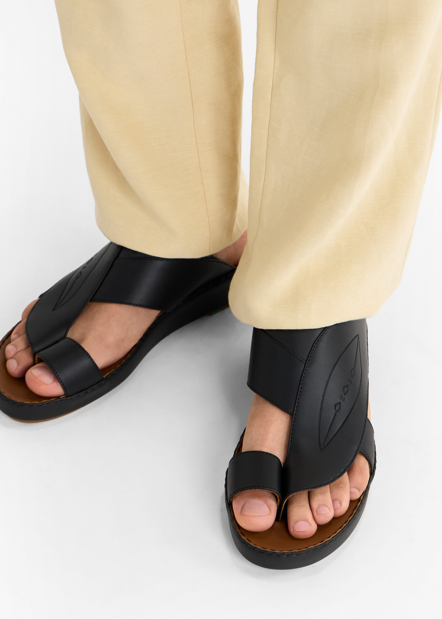 

Maqbadh sandals, Black
