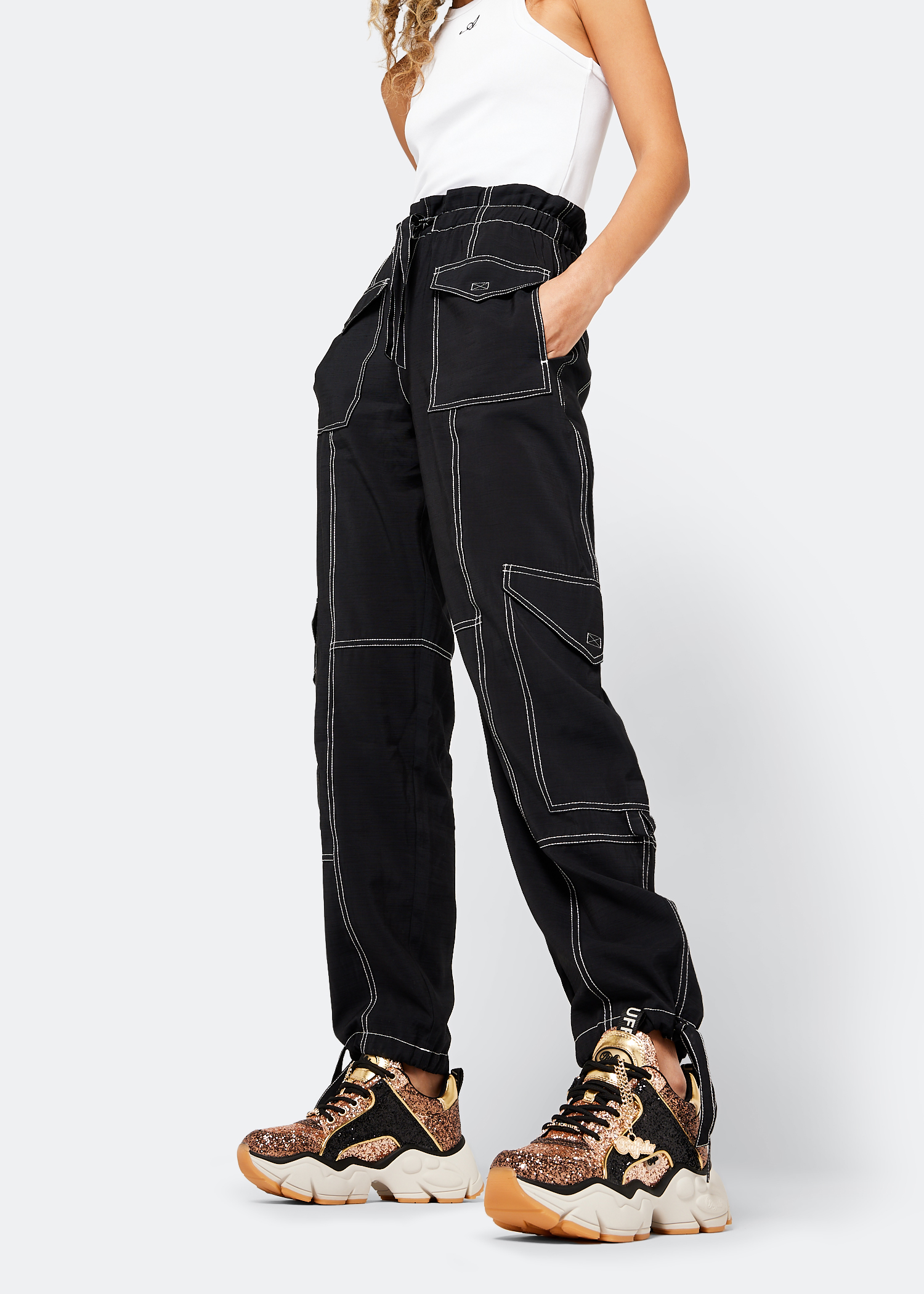 

Binary sneakers, Gold