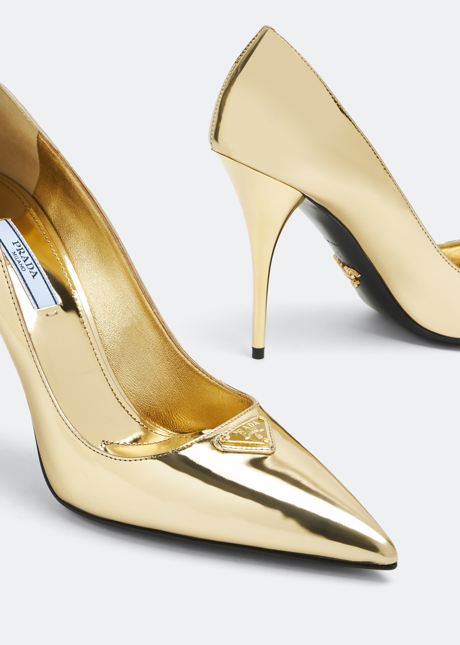 

Brushed leather pumps, Gold