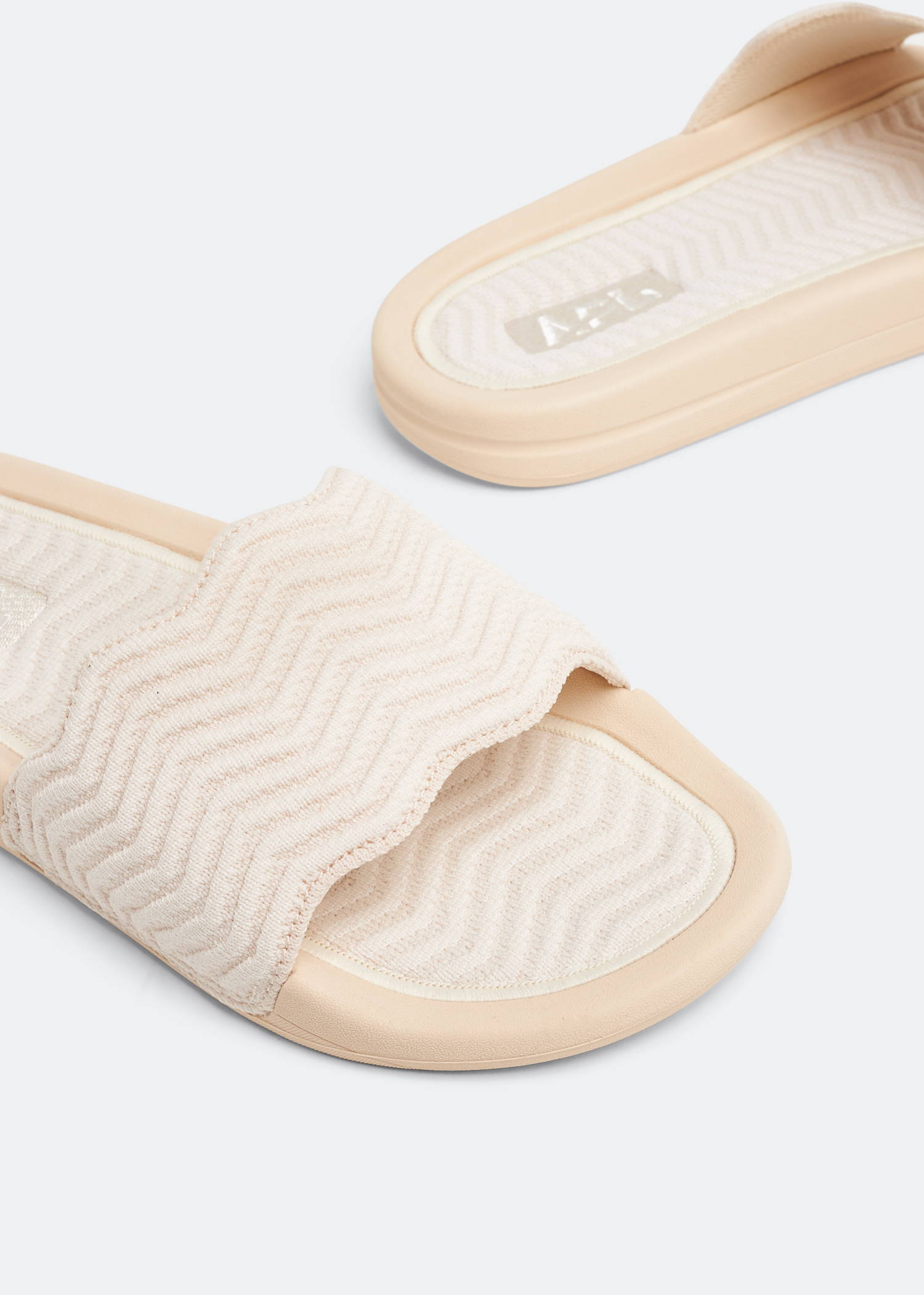 

TechLoom ZigZag slides, Beige