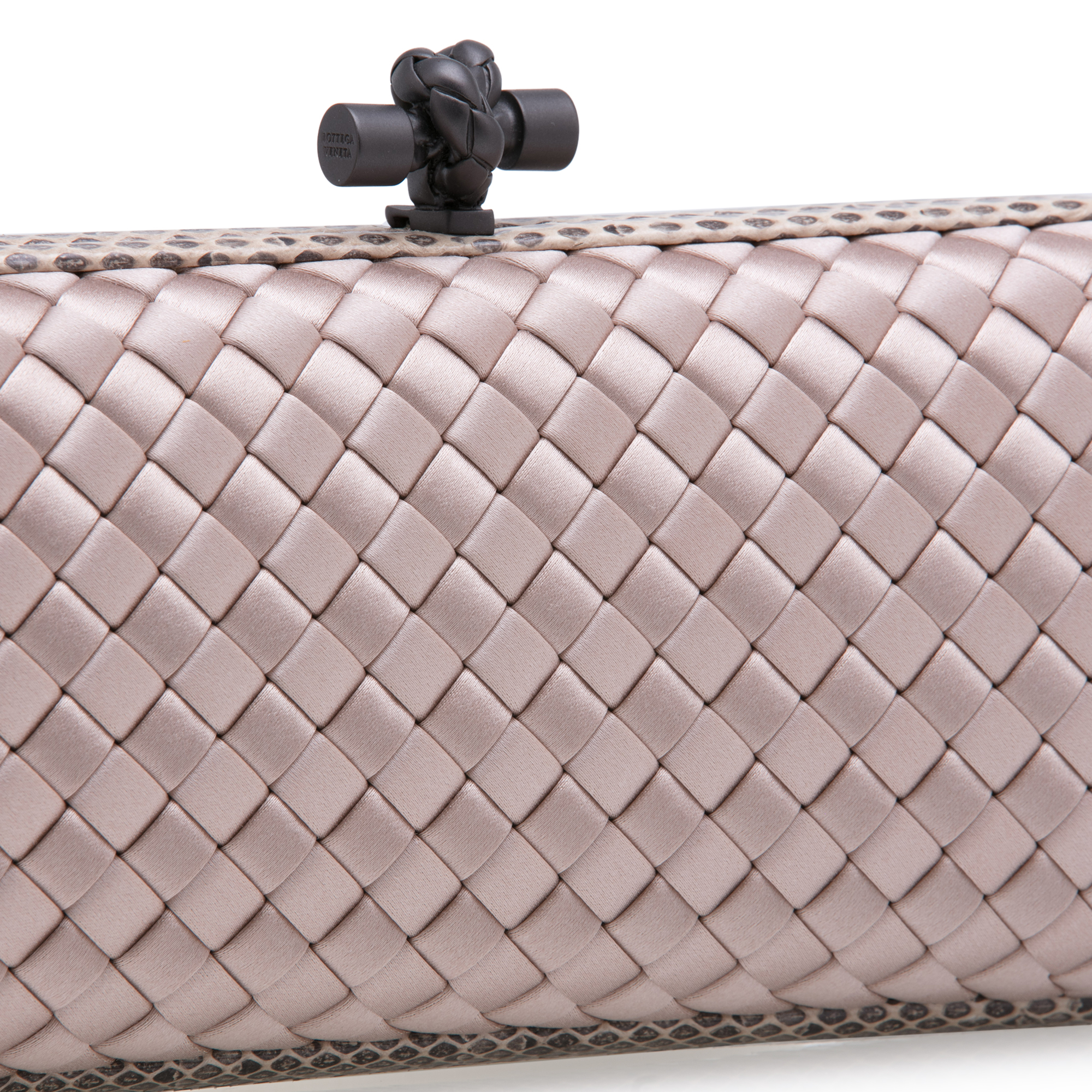 

Intrecciato Stretch Knot clutch, Pink