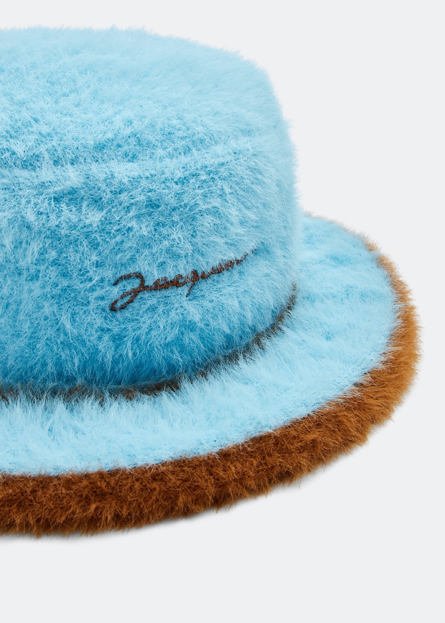 

Le bob Neve hat, Blue