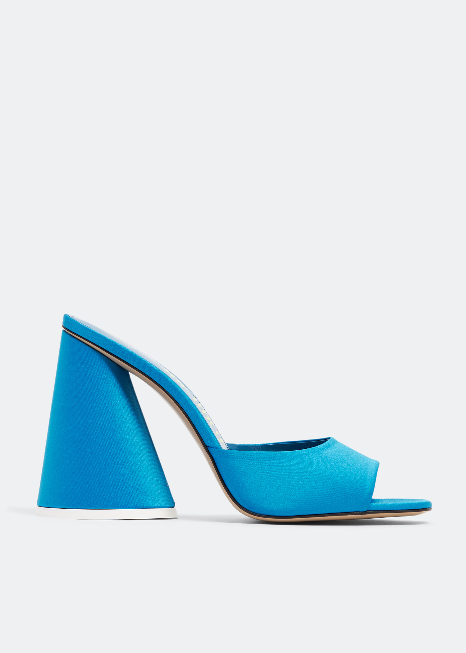 

Luz mules, Blue