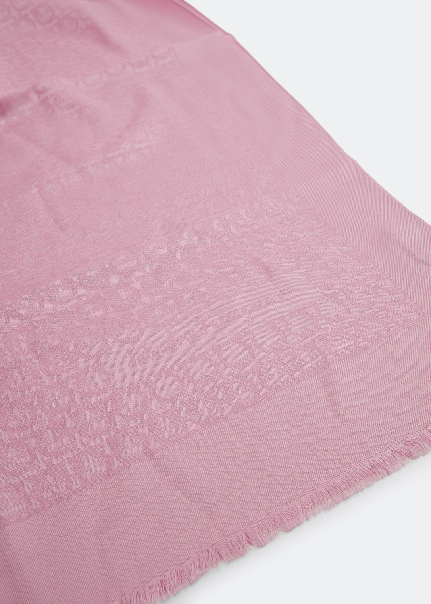 

Gancini stole, Pink
