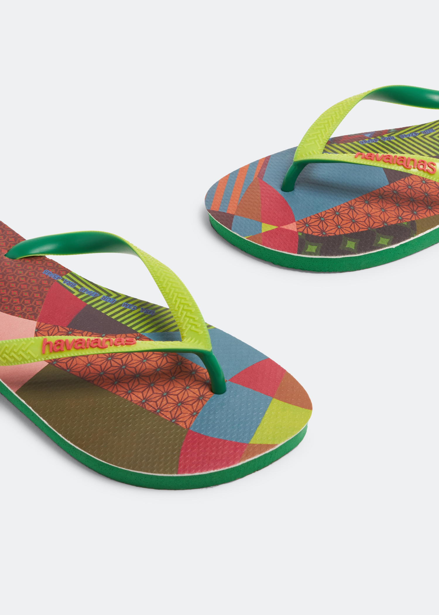 

Gerando Falcoes flip flops, Prints