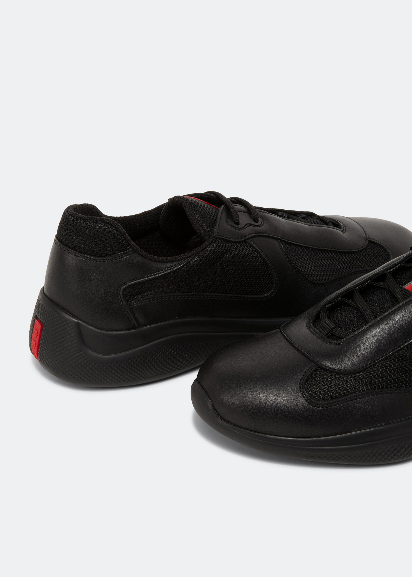 

Low-top sneakers, Black