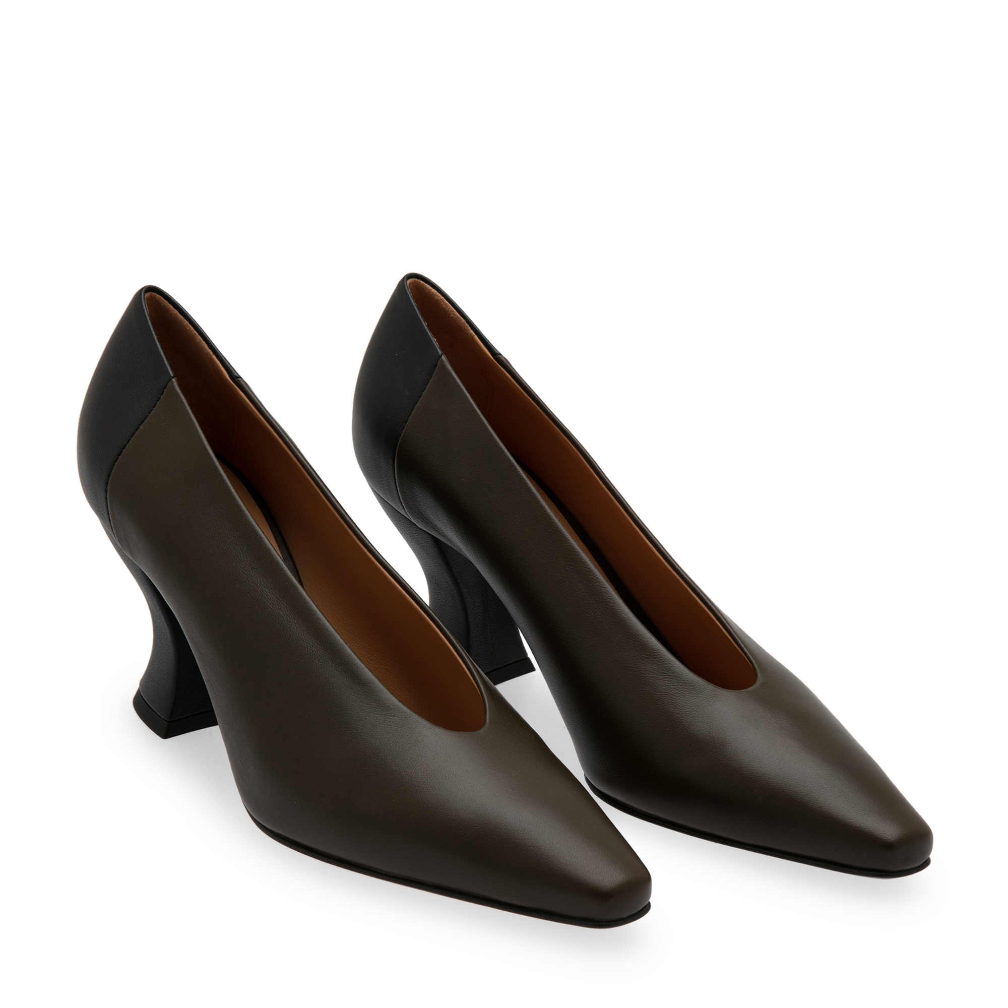 

Almond pumps, Green