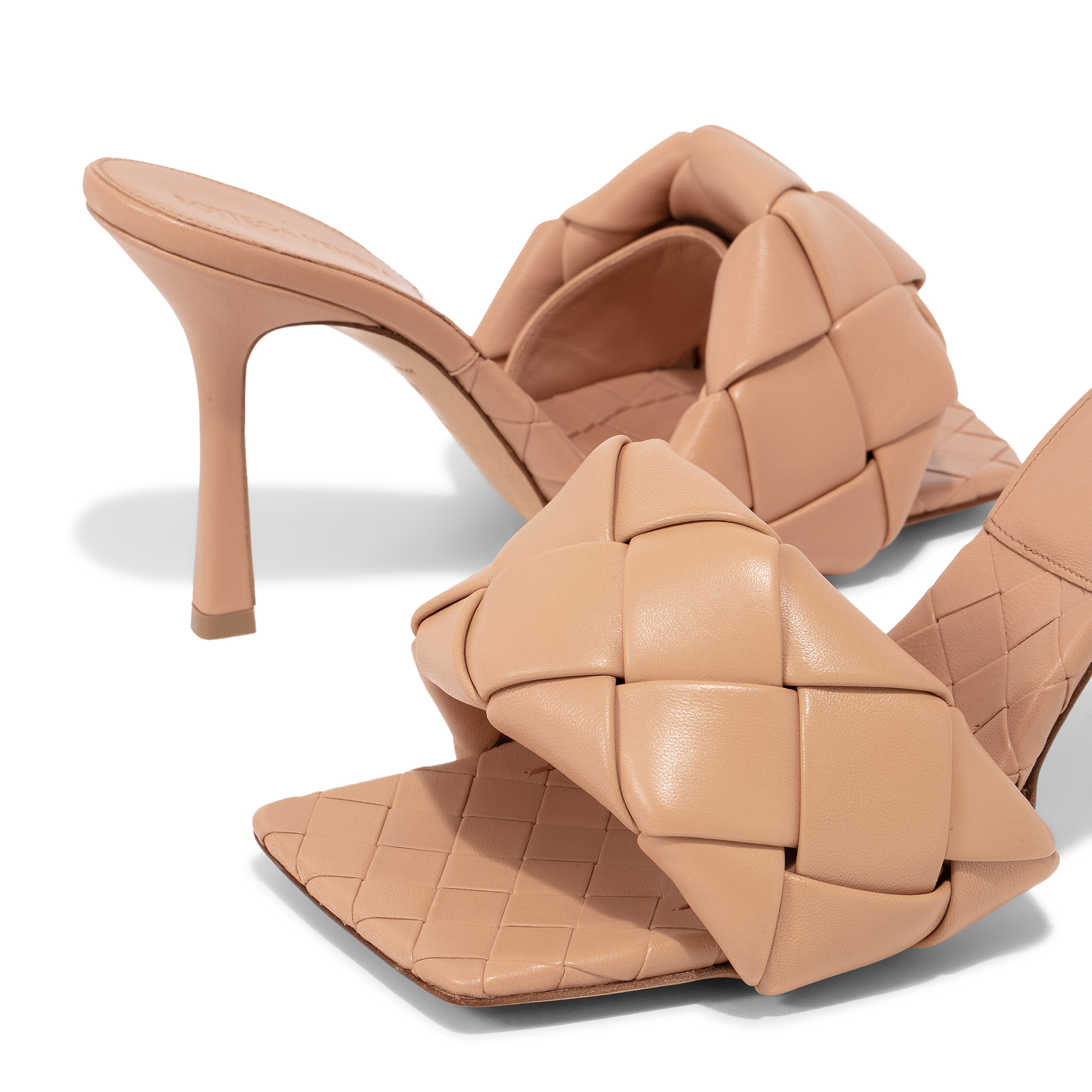 

The Lido mules, Neutral