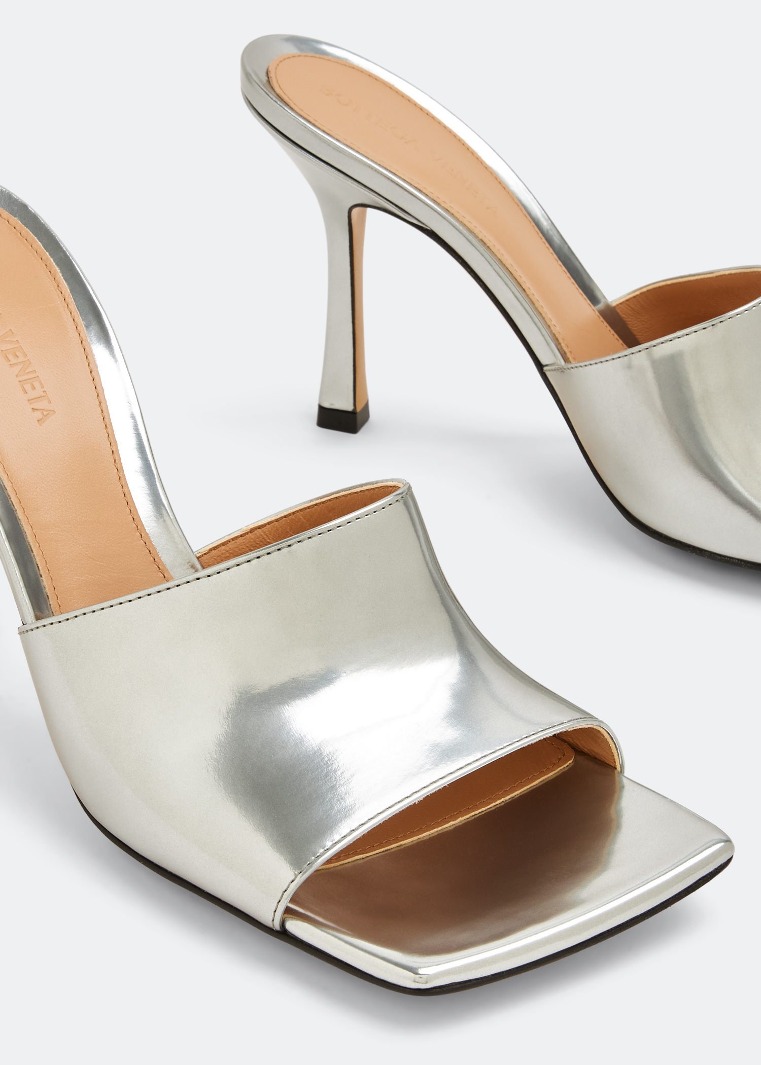 

Stretch mules, Silver