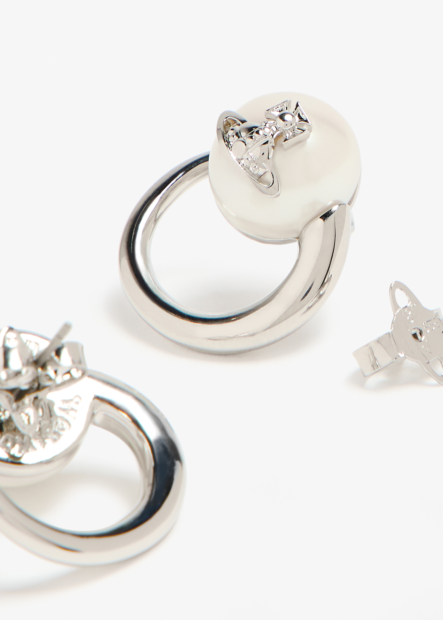 

Carola earrings, Silver