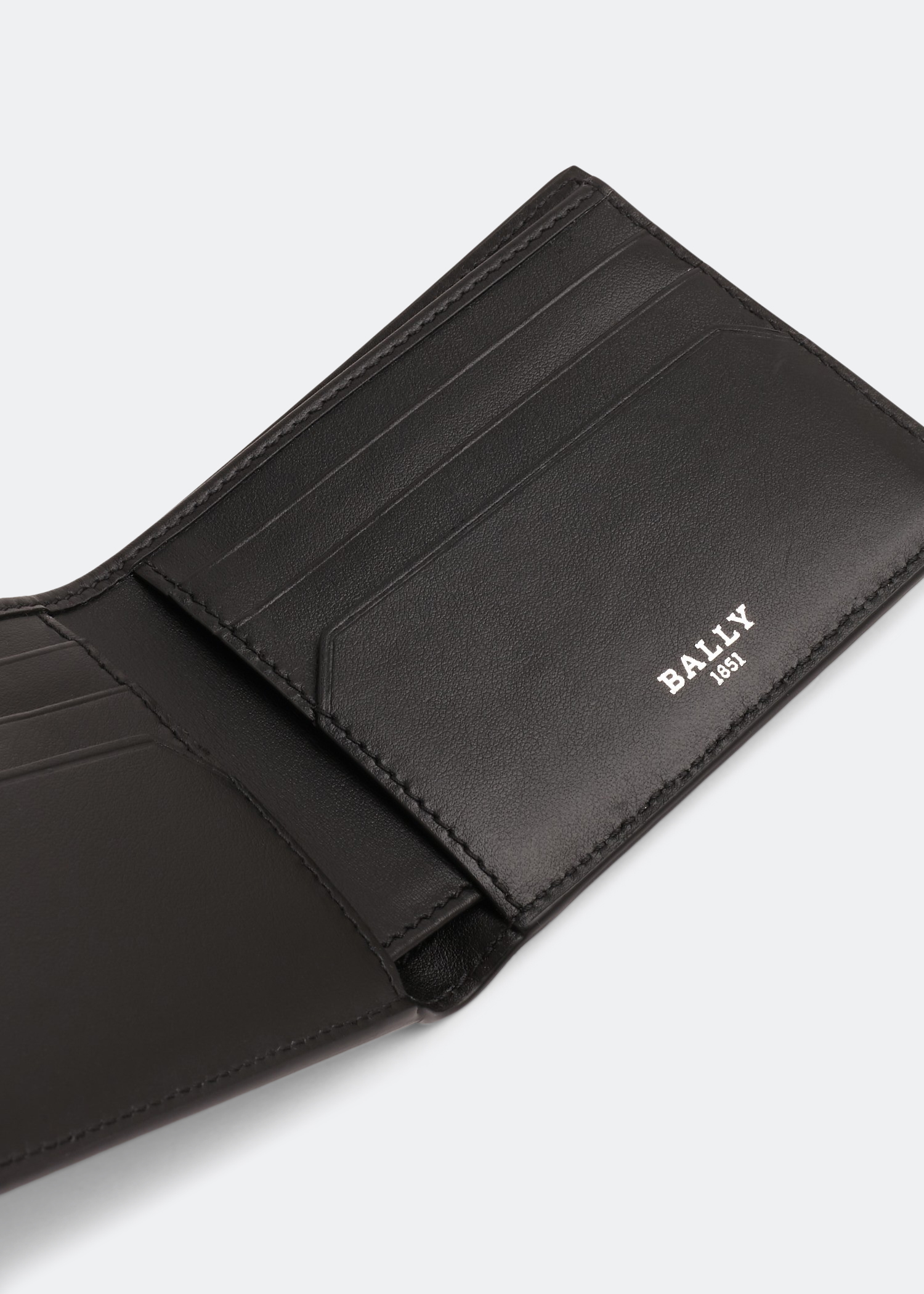 

Bevye wallet, Black