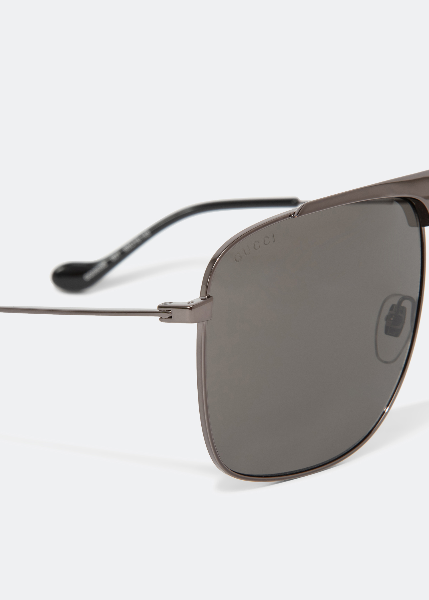 

Aviator sunglasses, Black