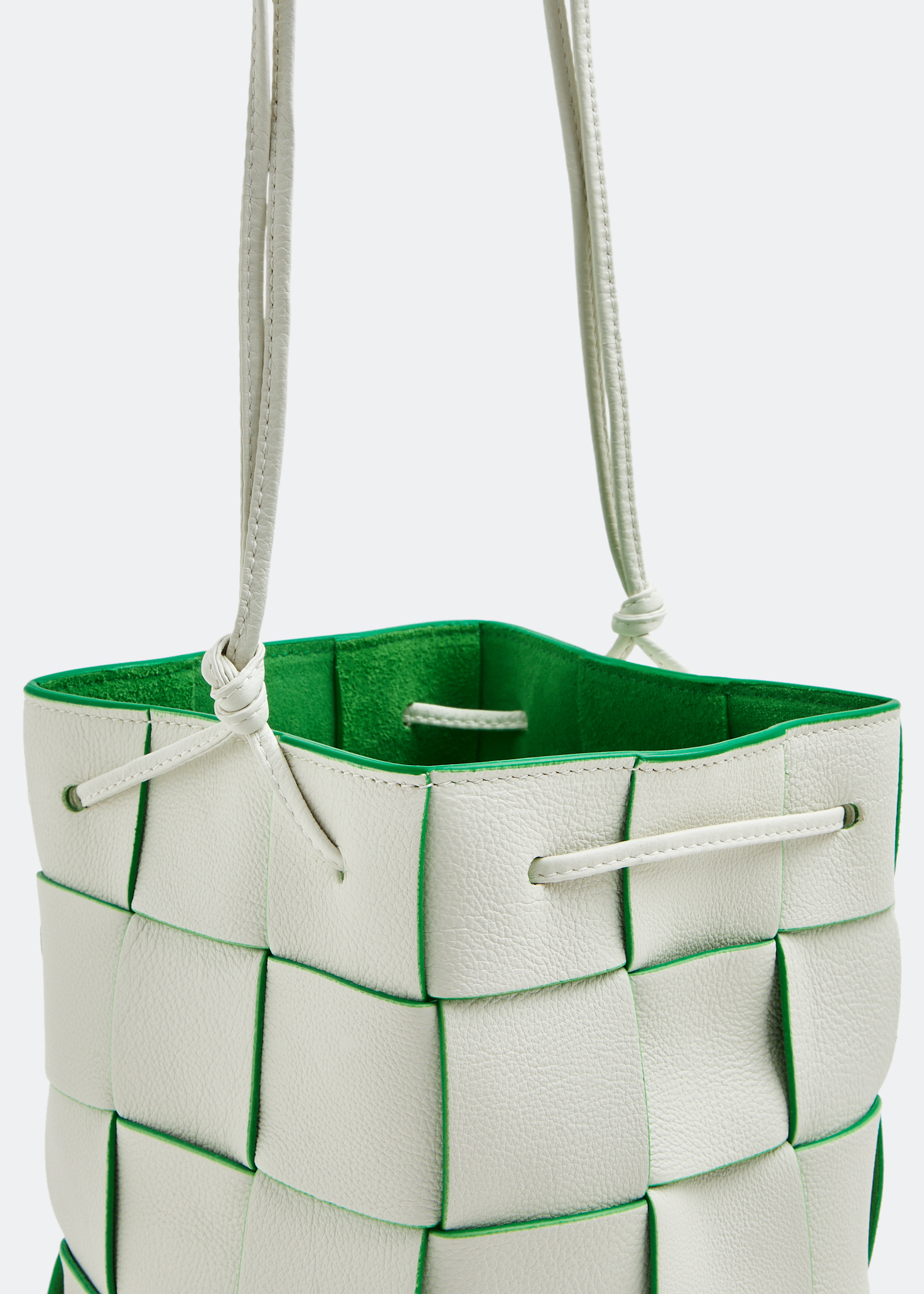 

Small Cassette bucket bag, White