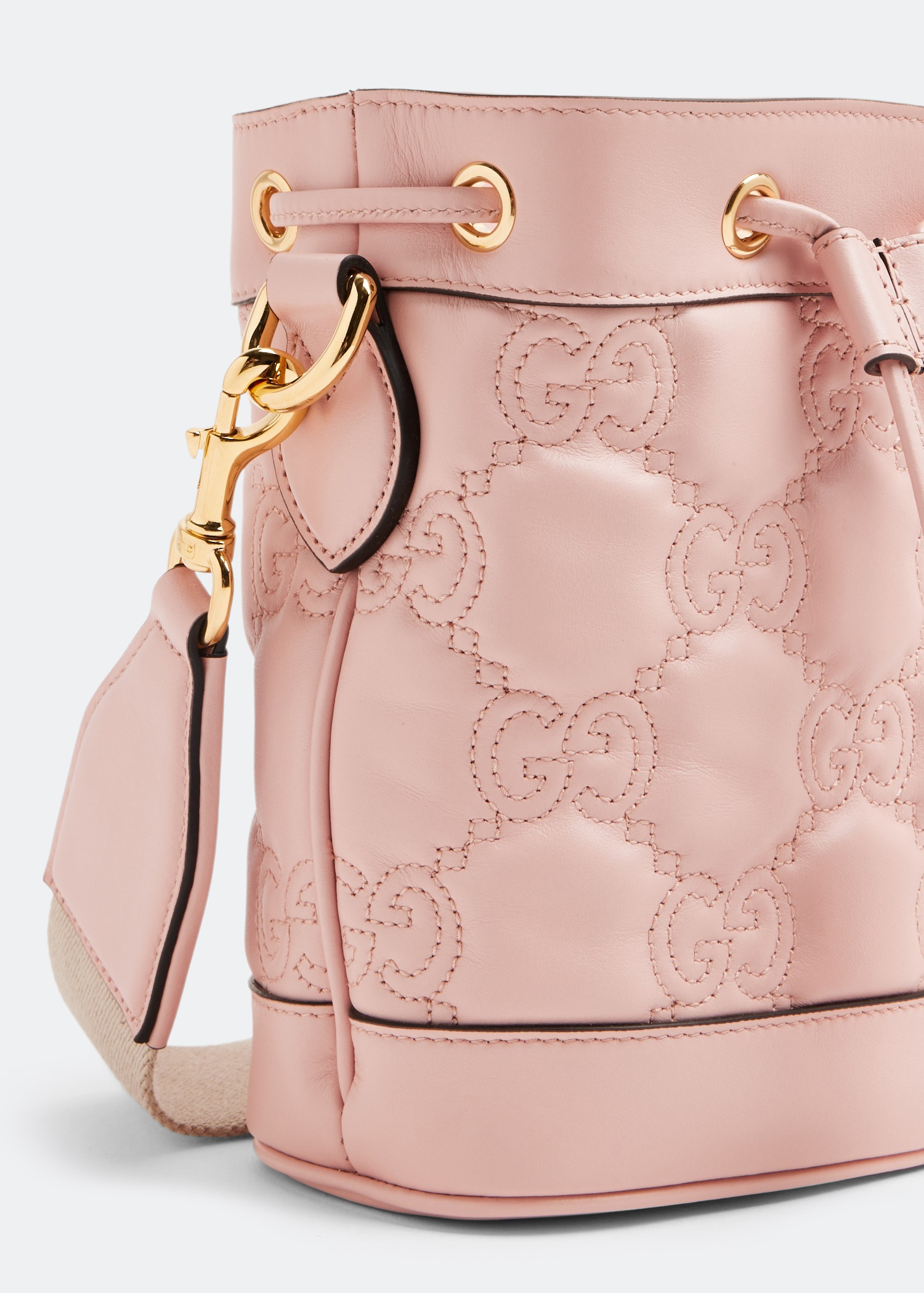 

GG Matelassé bucket bag, Pink