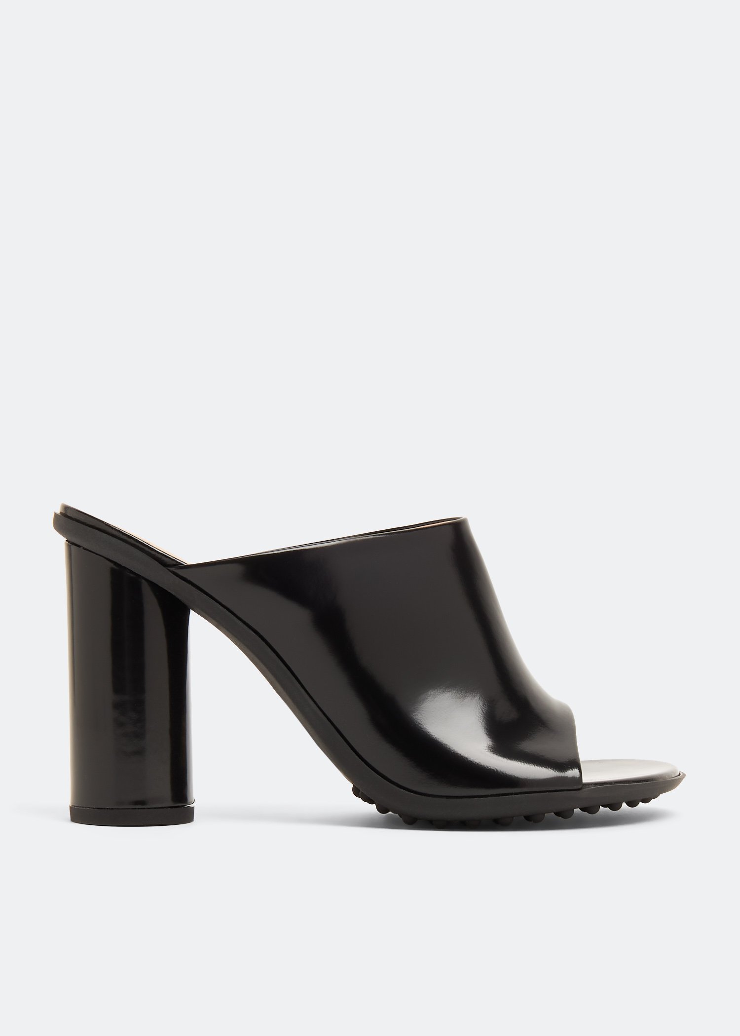 

Atomic mules, Black
