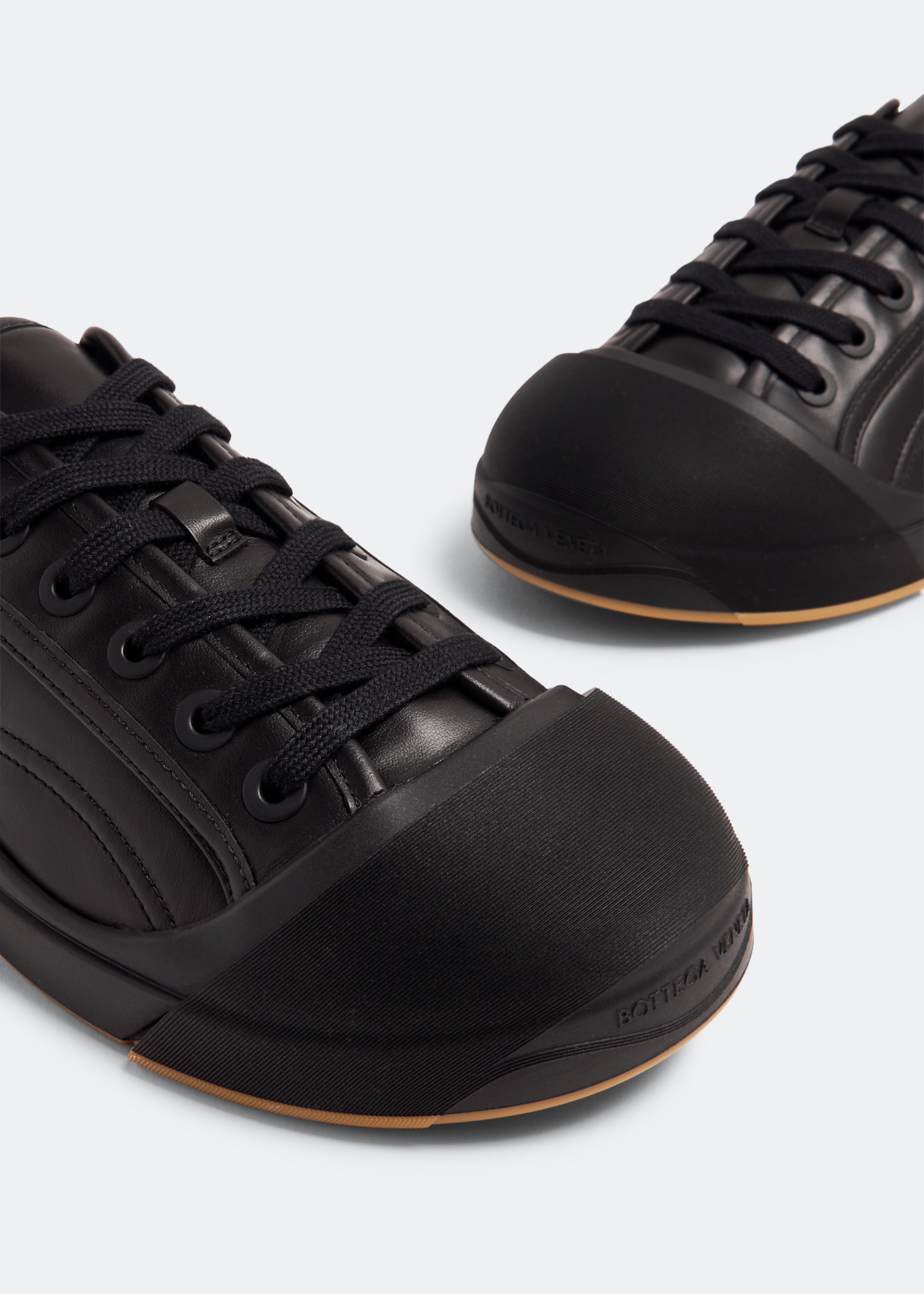 

Vulcan sneakers, Black
