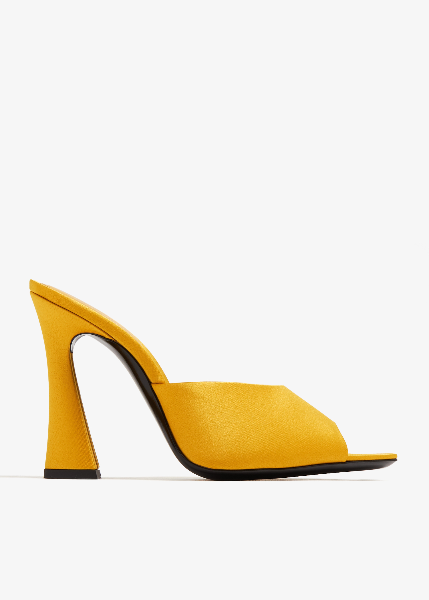 

Suite mules, Yellow