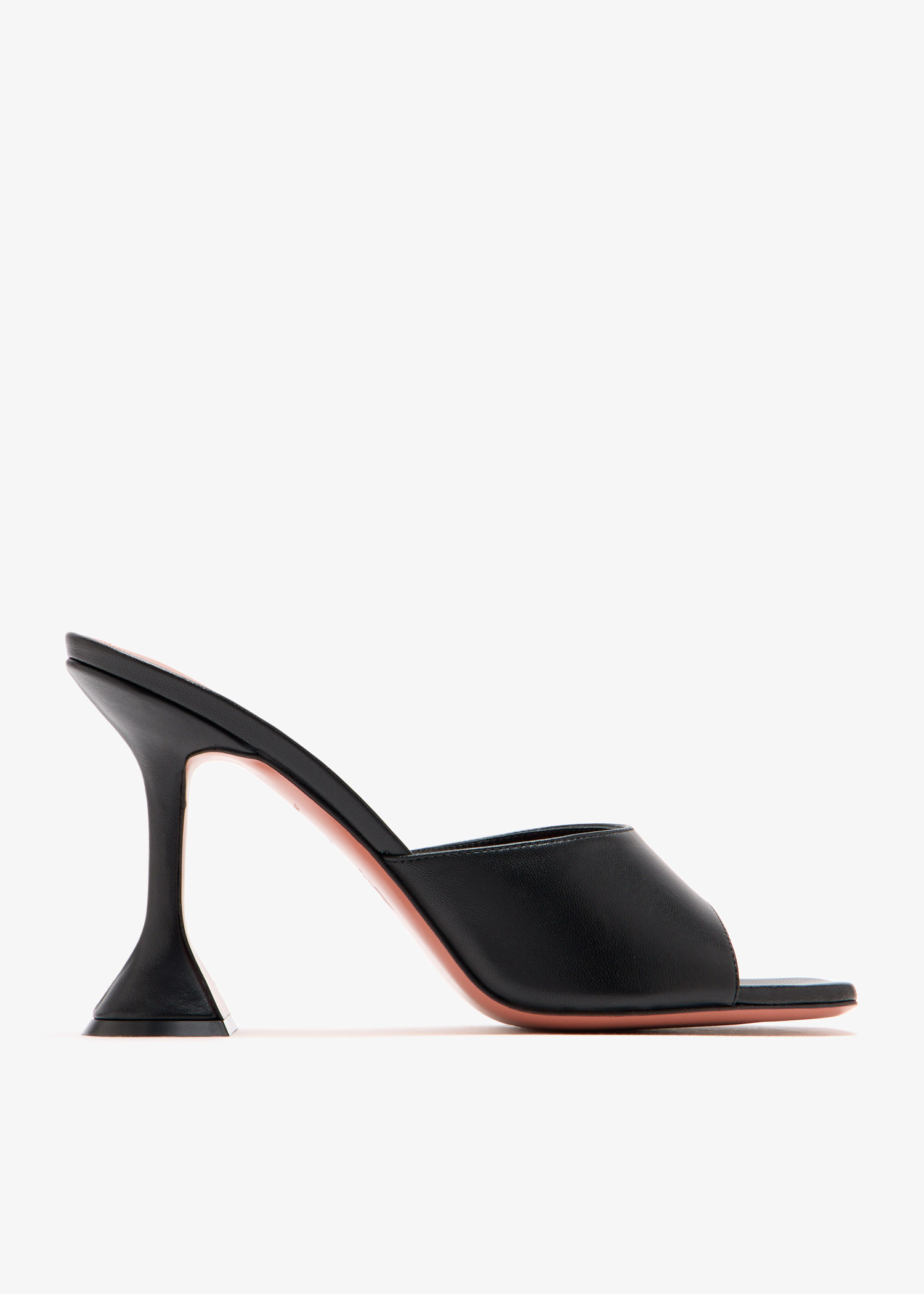 

Lupita 95 mules, Black