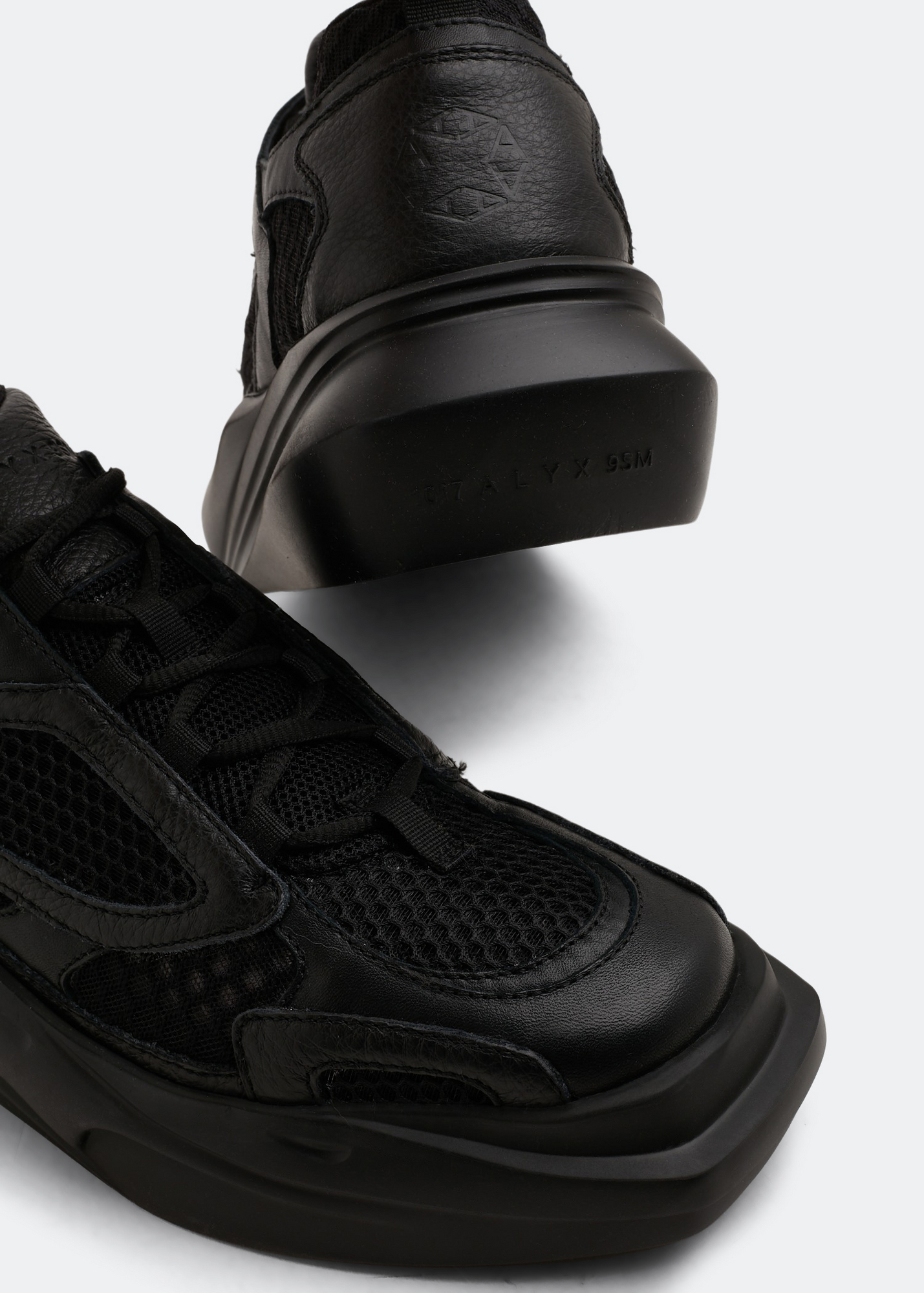 

Mono hiking sneakers, Black