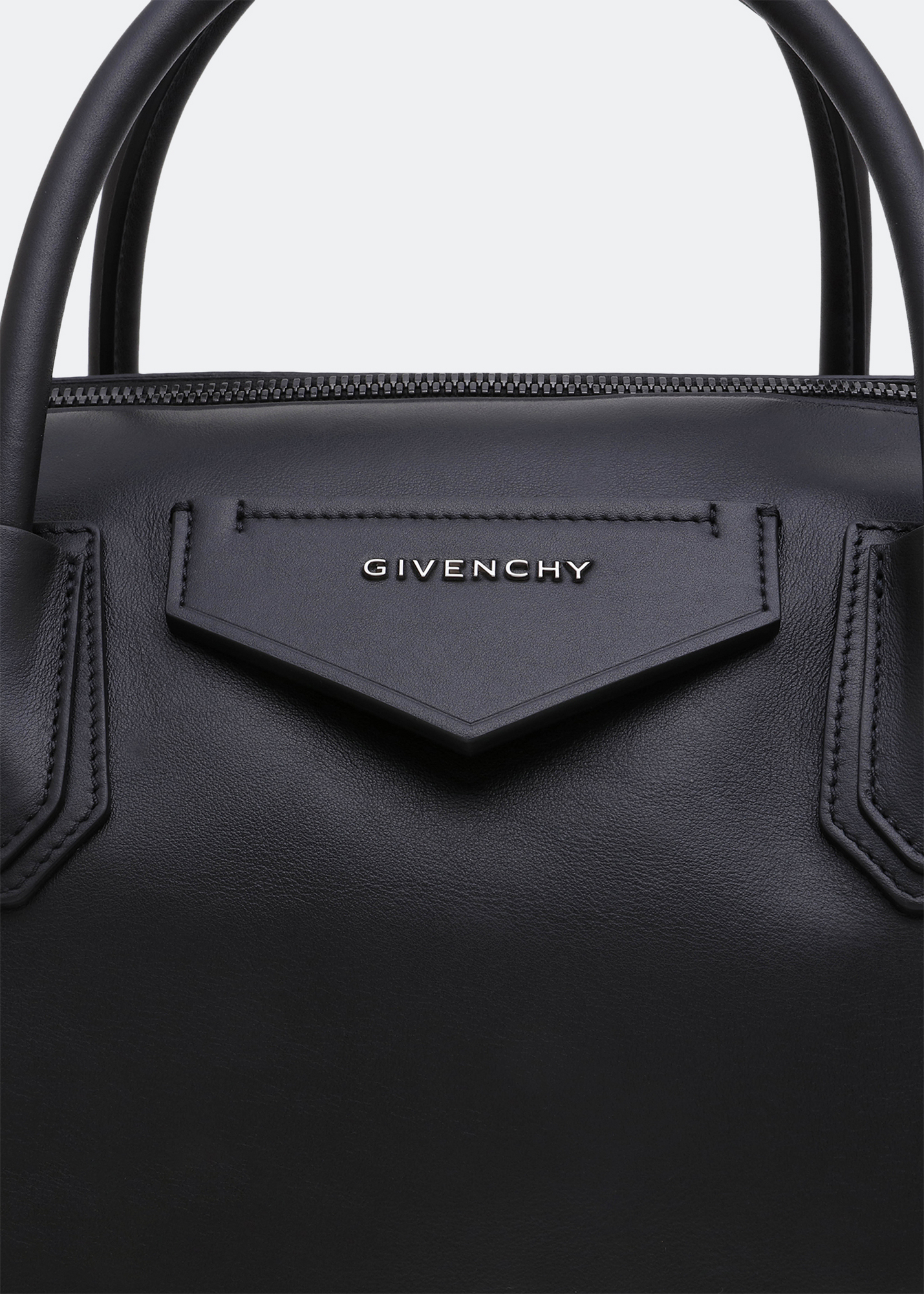 

Antigona soft medium bag, Black