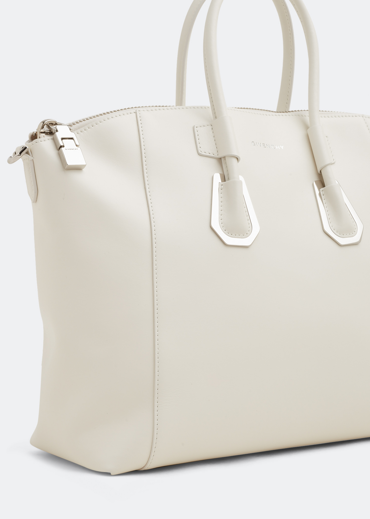 

Antigona small sport bag, White