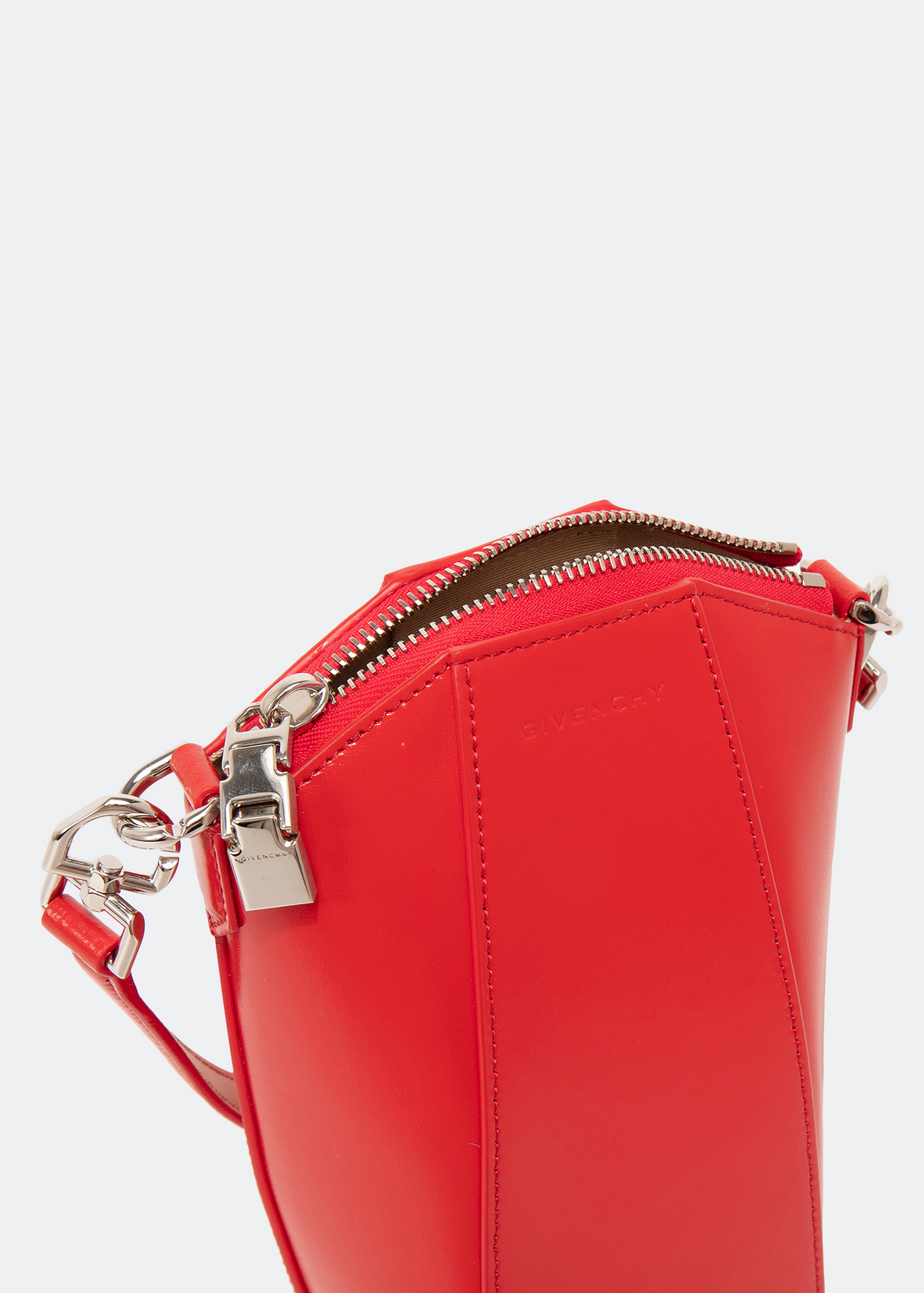 

Antigona mini vertical bag, Red