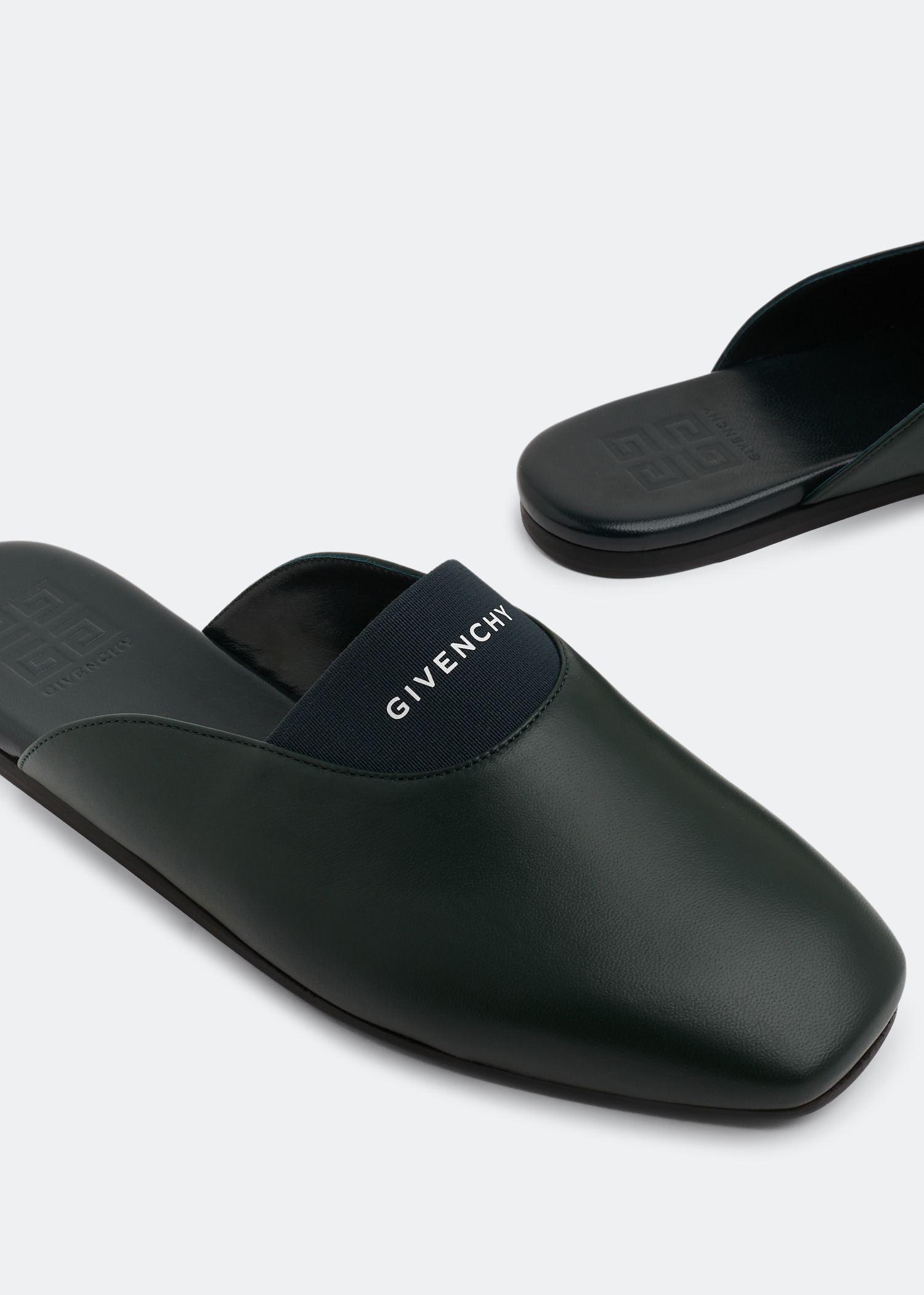 

Bedford mules, Green