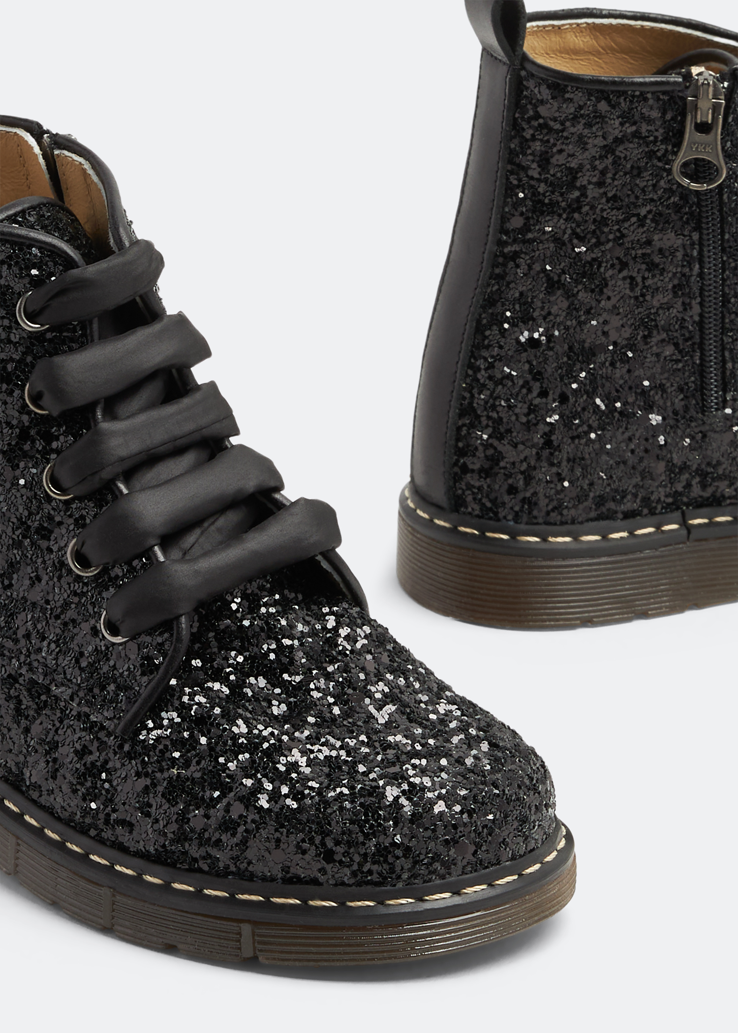 

Lace-up boots, Black