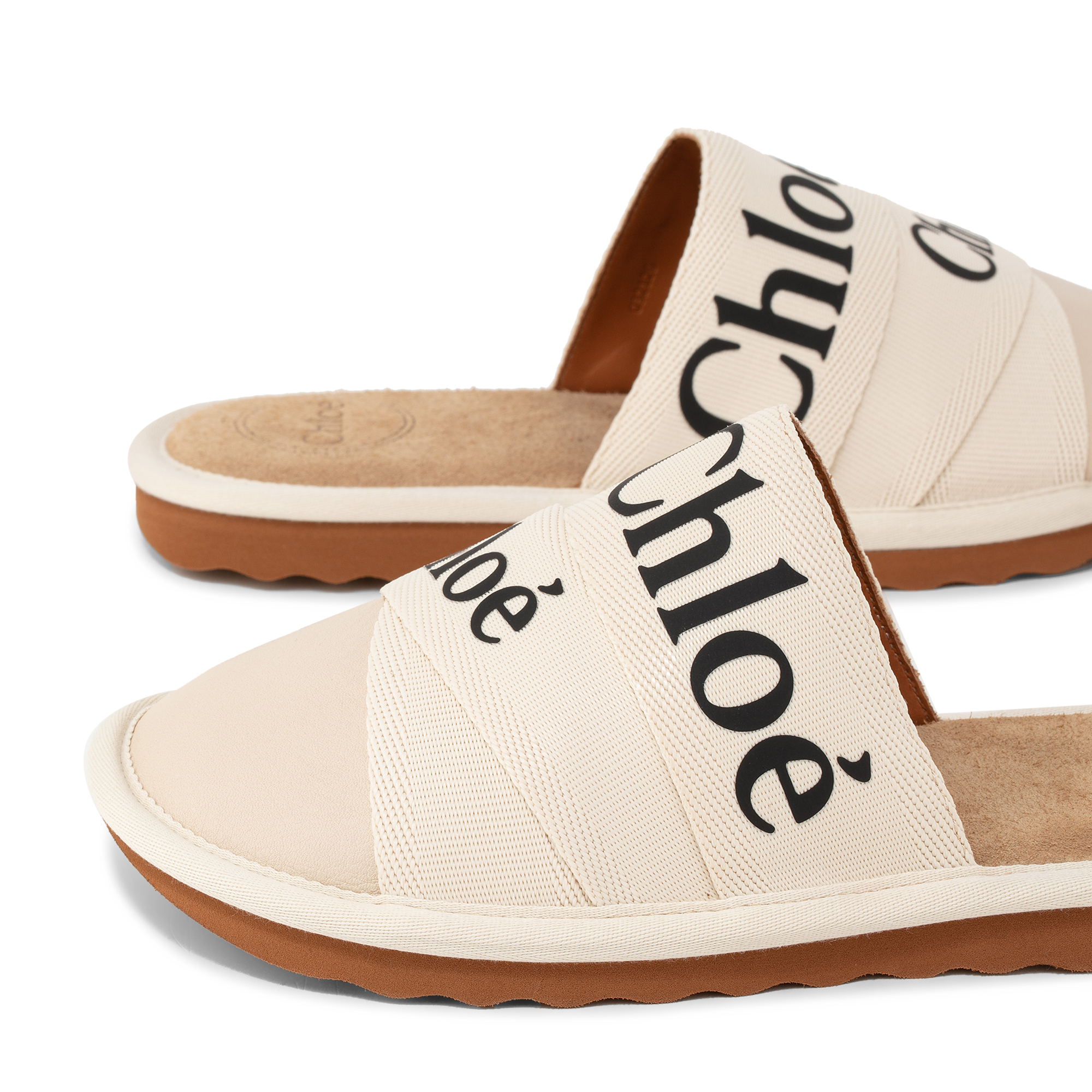 

Woody mules, White