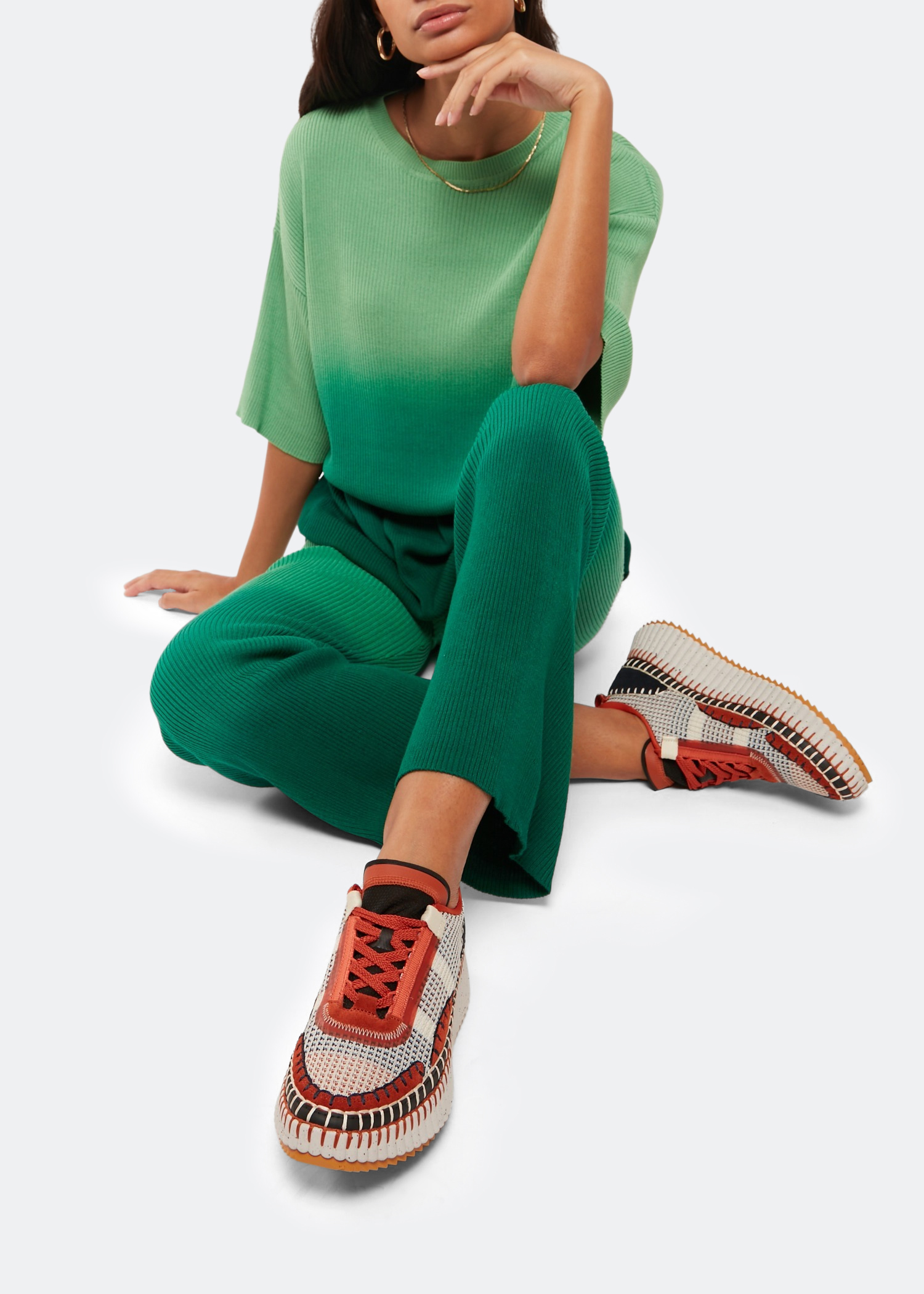 

Nama sneakers, Red