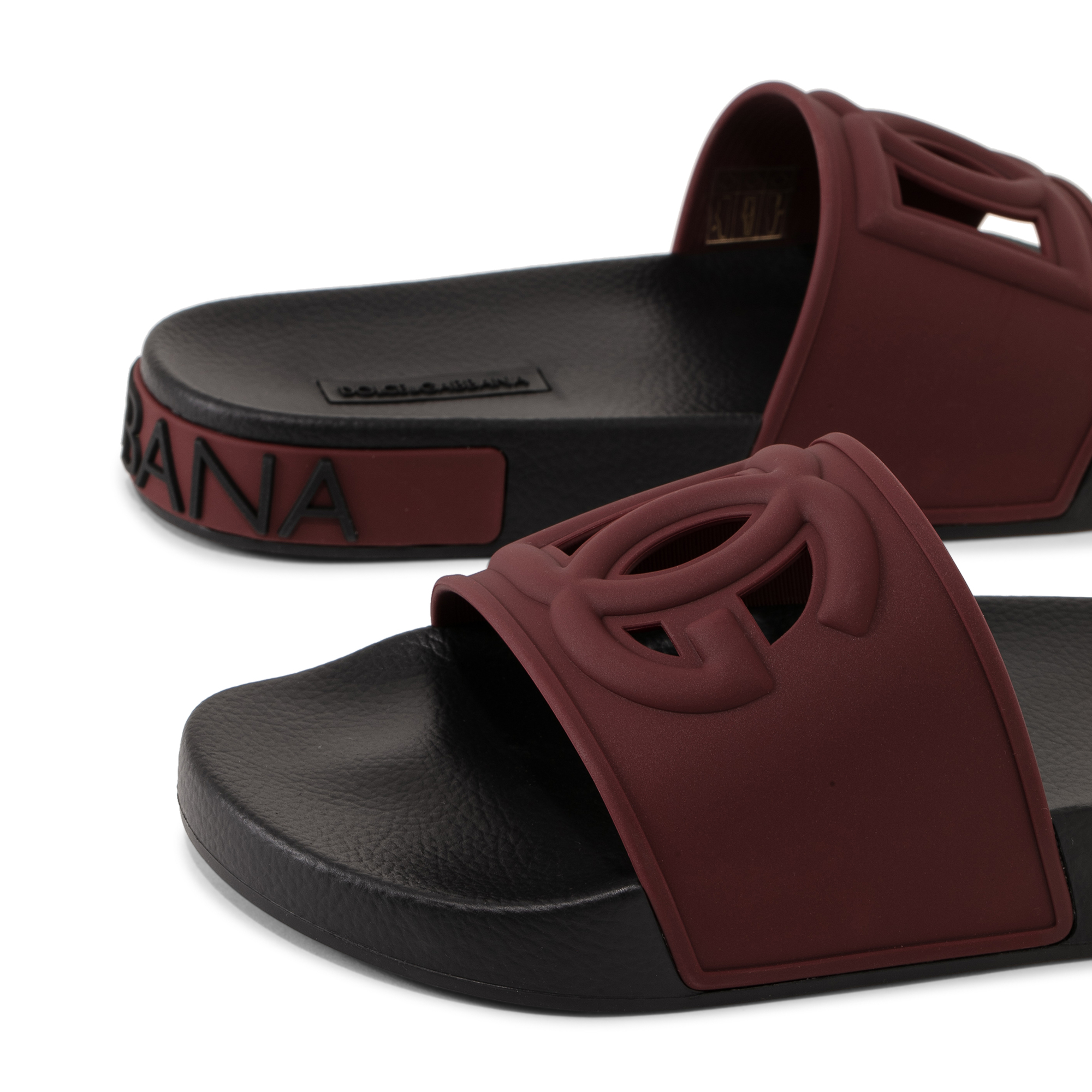 

Exclusive DG logo slides, Burgundy