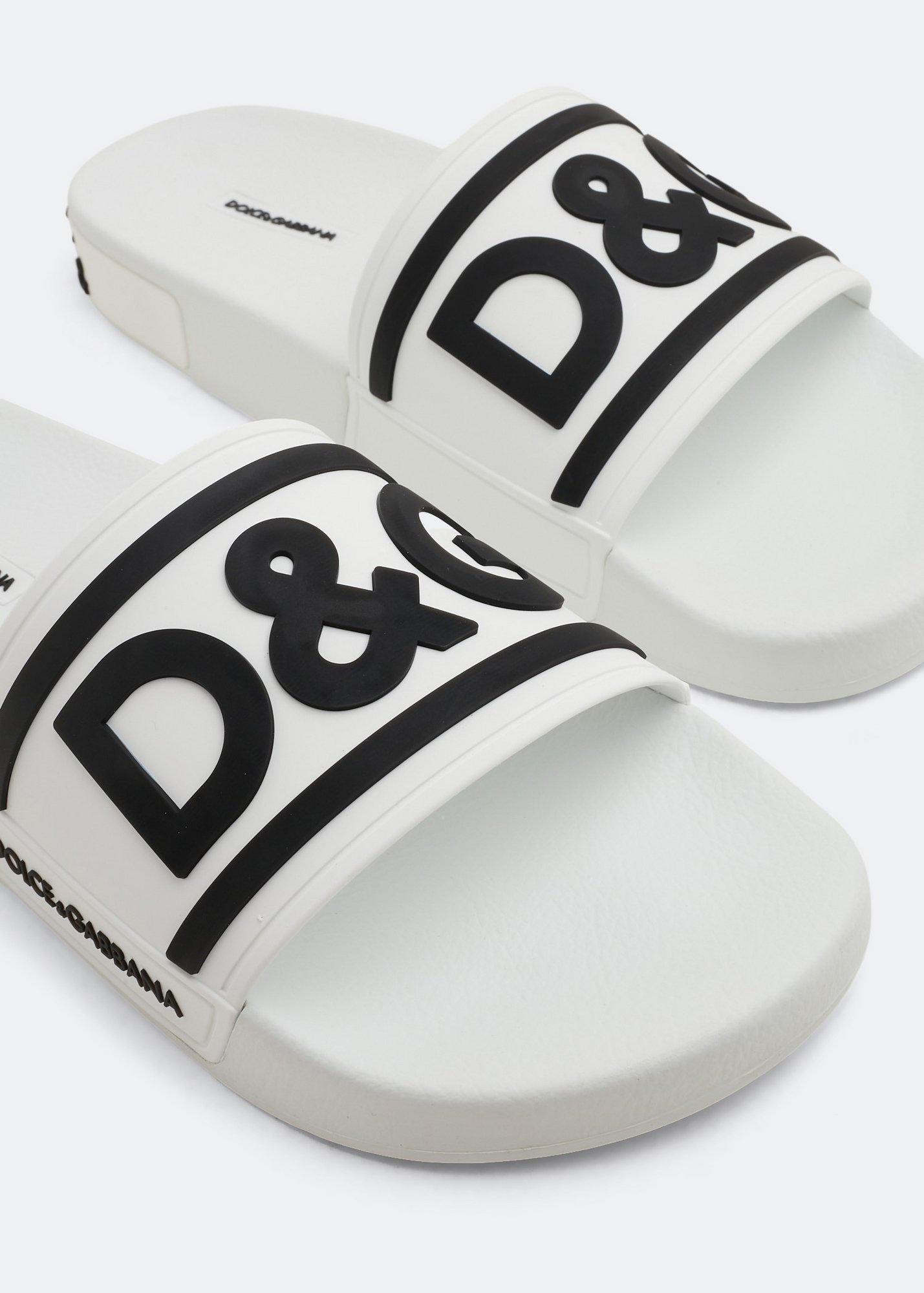 

DG logo slides, White