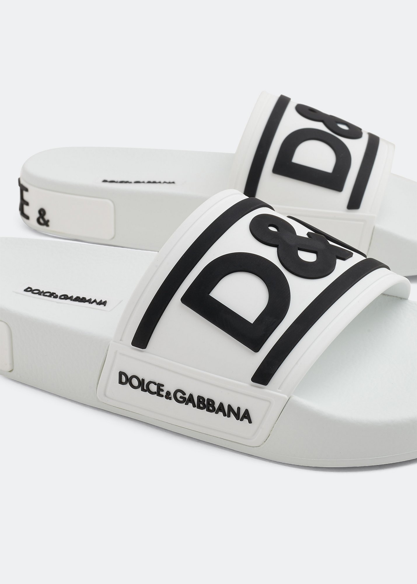 

DG logo slides, White