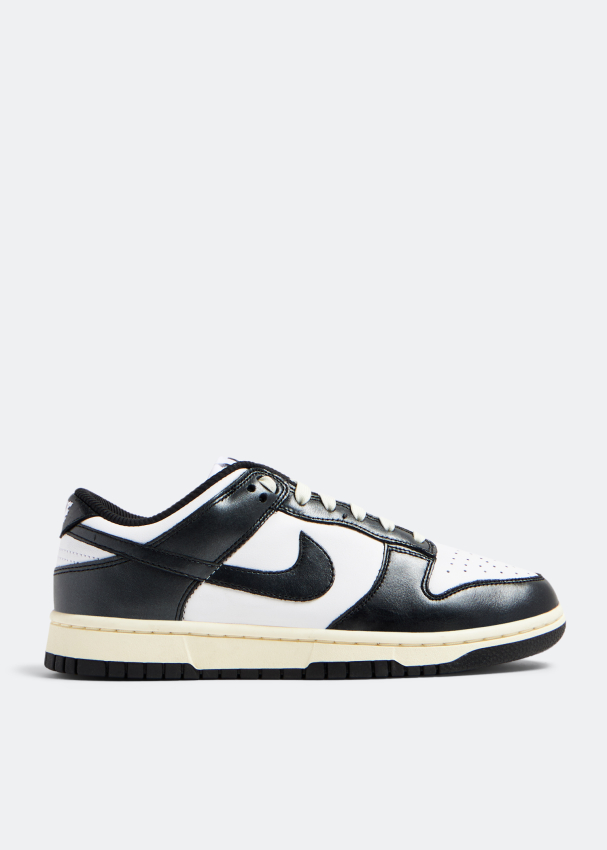 Nike Dunk Low 女式“Vintage Panda”运动鞋- 黑色KSA | Level Shoes