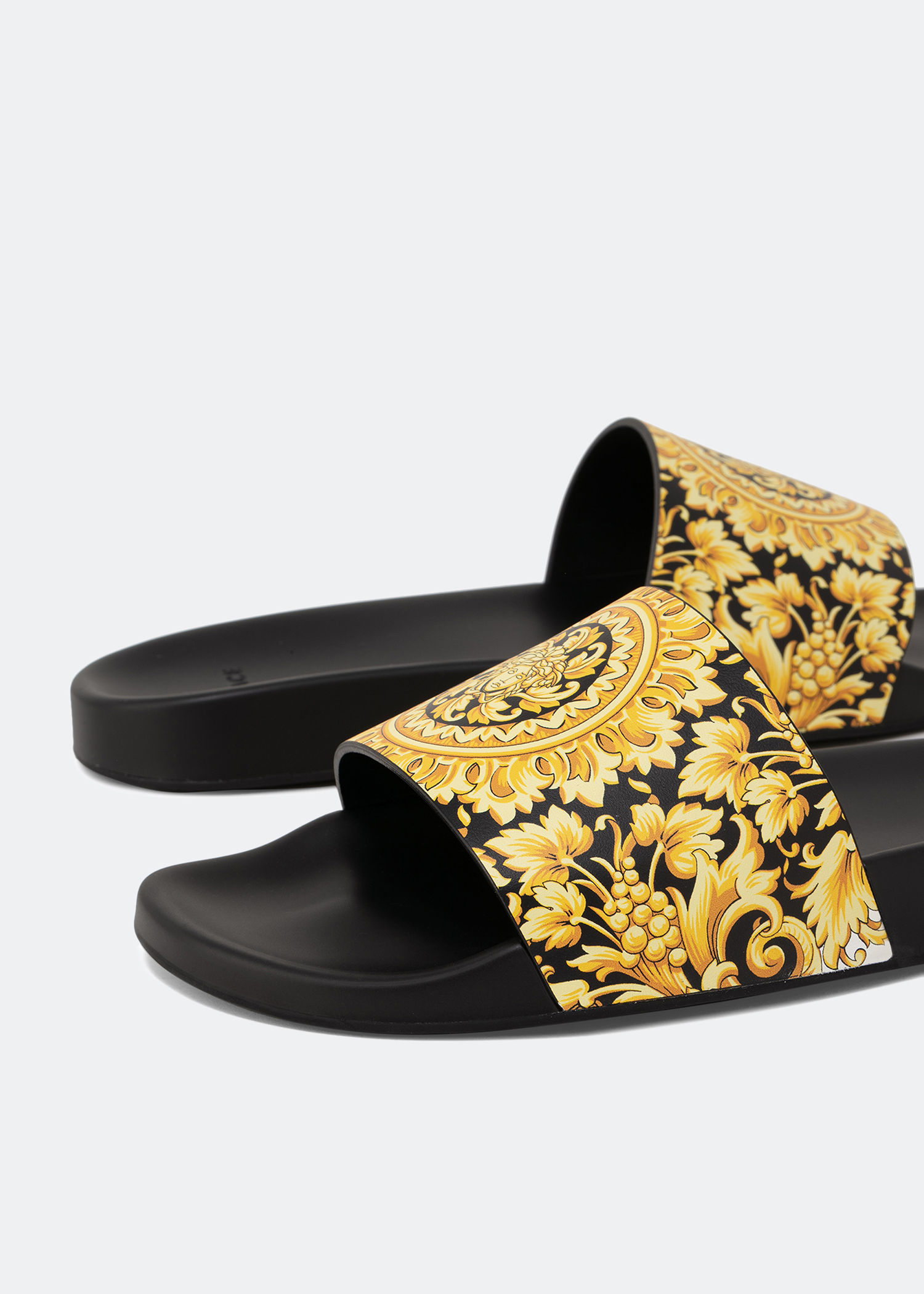 

Barocco slides, Black