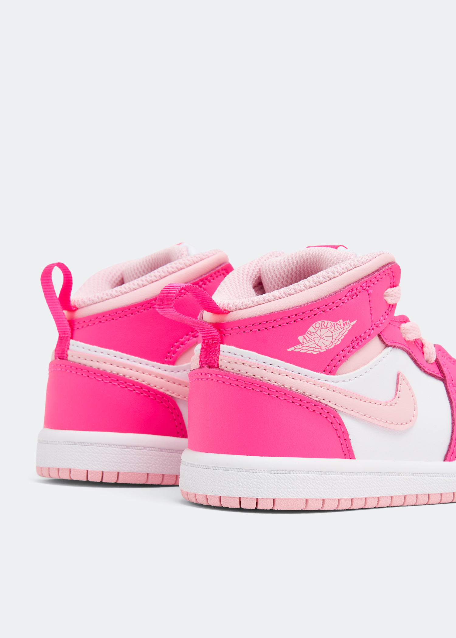 

Air Jordan 1 Mid 'Soft Pink' sneakers